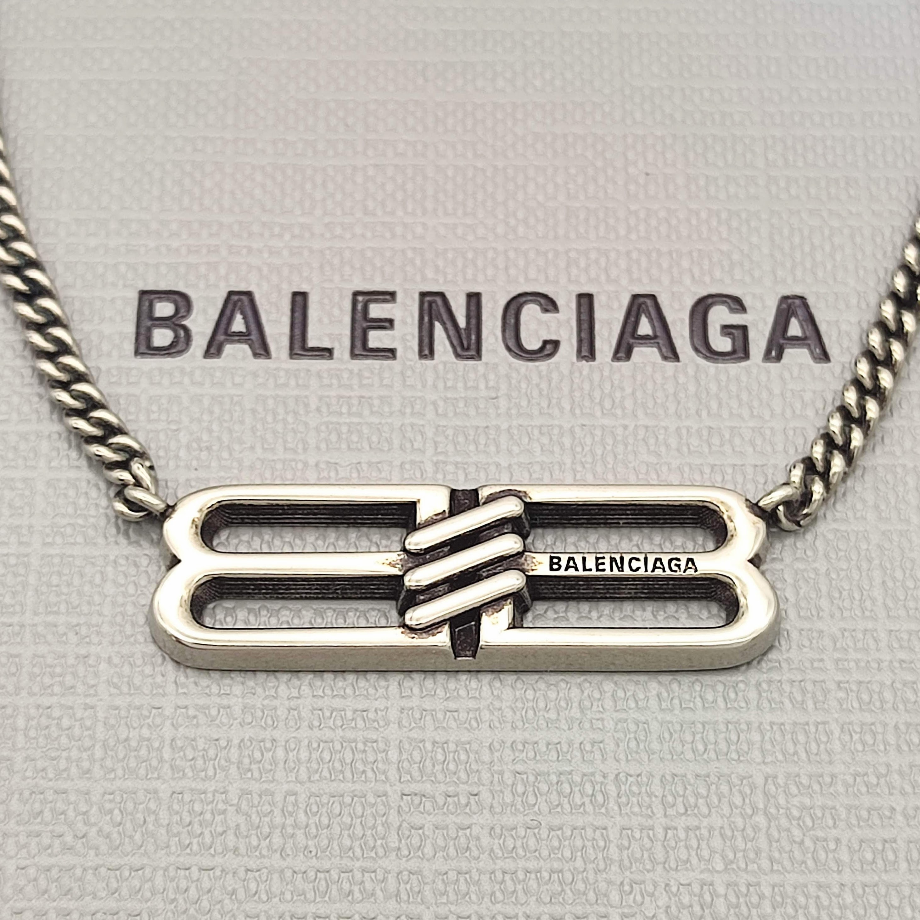 【超美品】BALENCIAGA バレンシアガ BBアイコンネックレス ロゴプレート シルバー