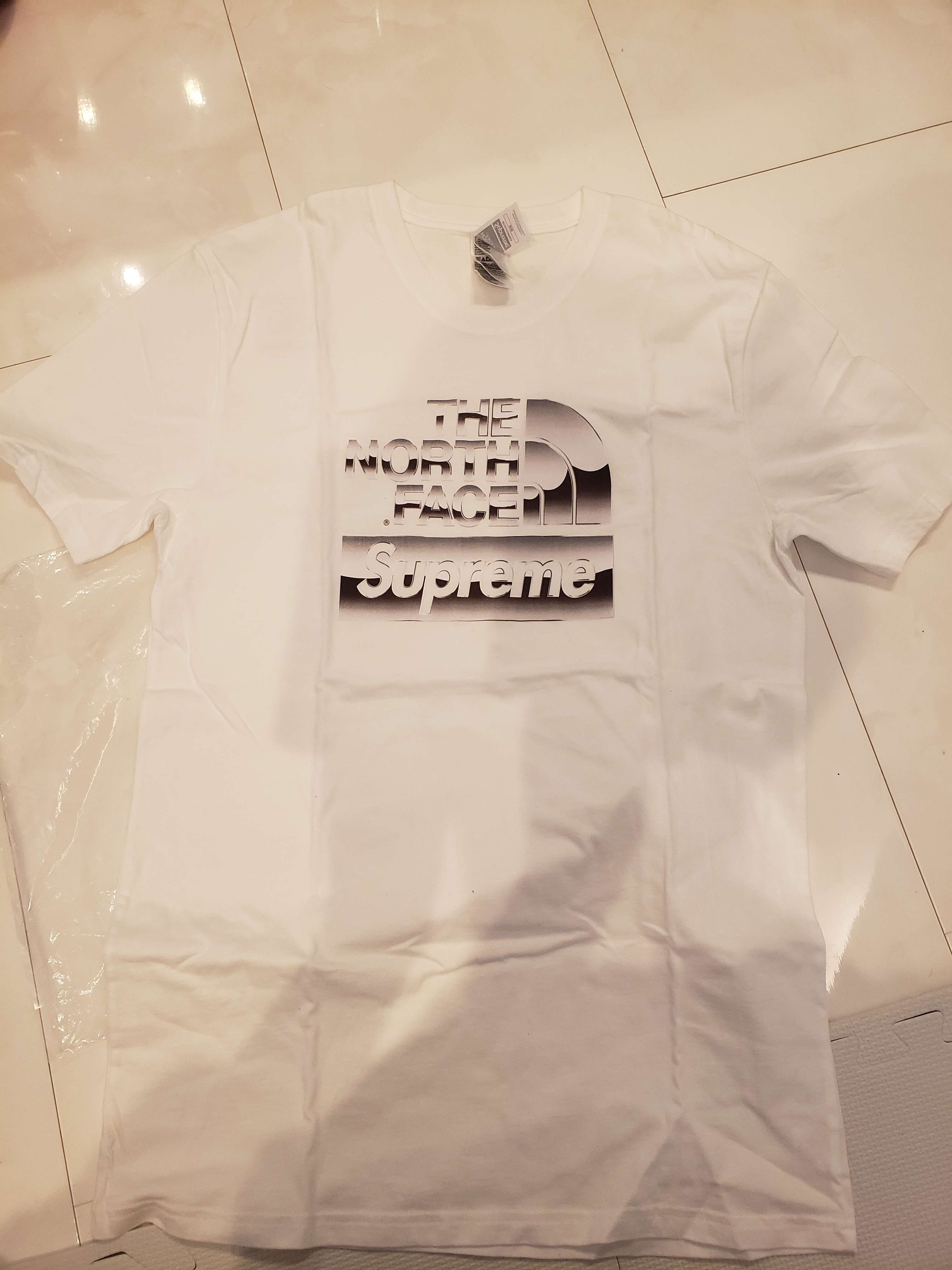 Supreme x The North Face Metallic Logo T-Shirt "White"