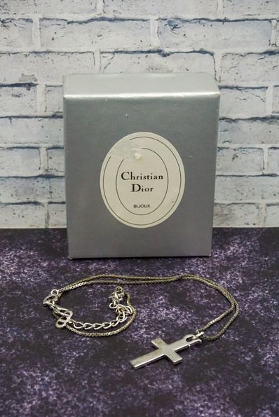 ディオール クロスシルバーネックレス