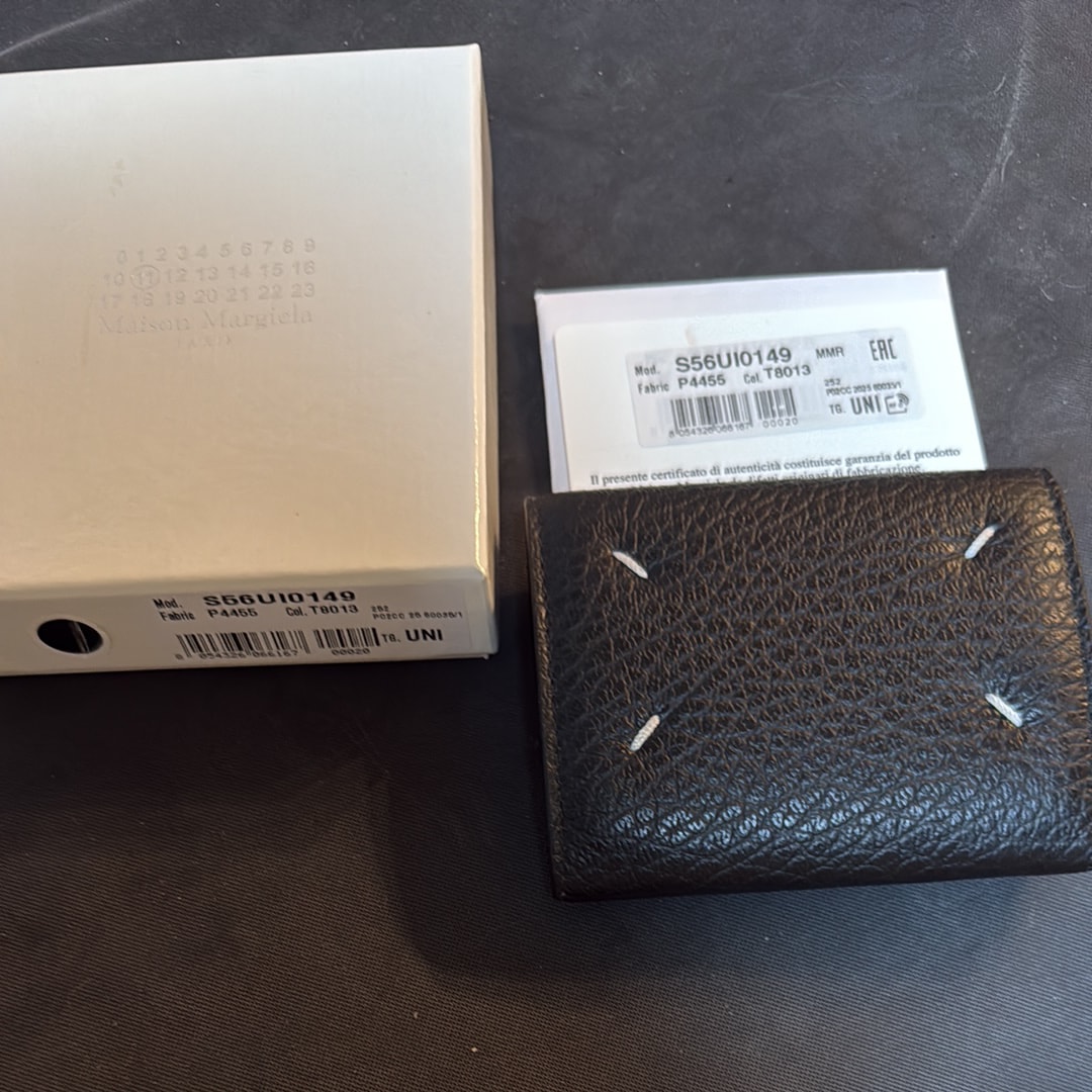 メゾンマルジェラ 新作 二つ折り財布