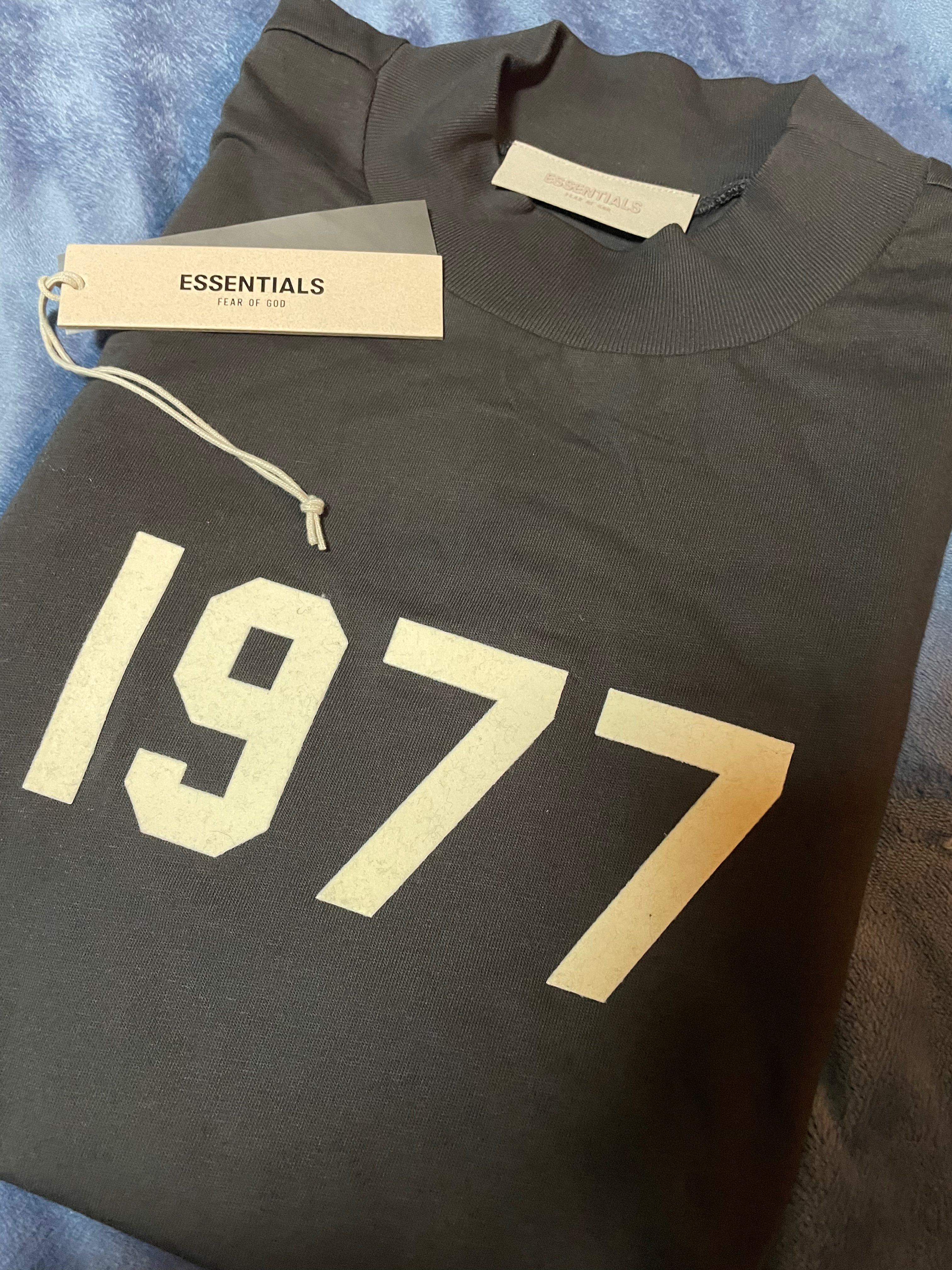 FEAR OF GOD ESSENTIALS 1977 L/S T-SHIRT "Iron"