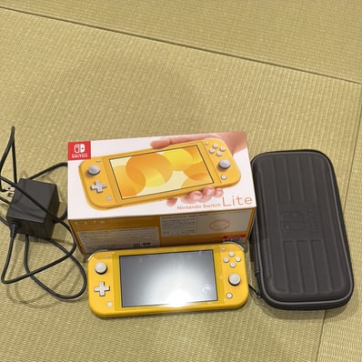 Nintendo Switch Lite Yellow
