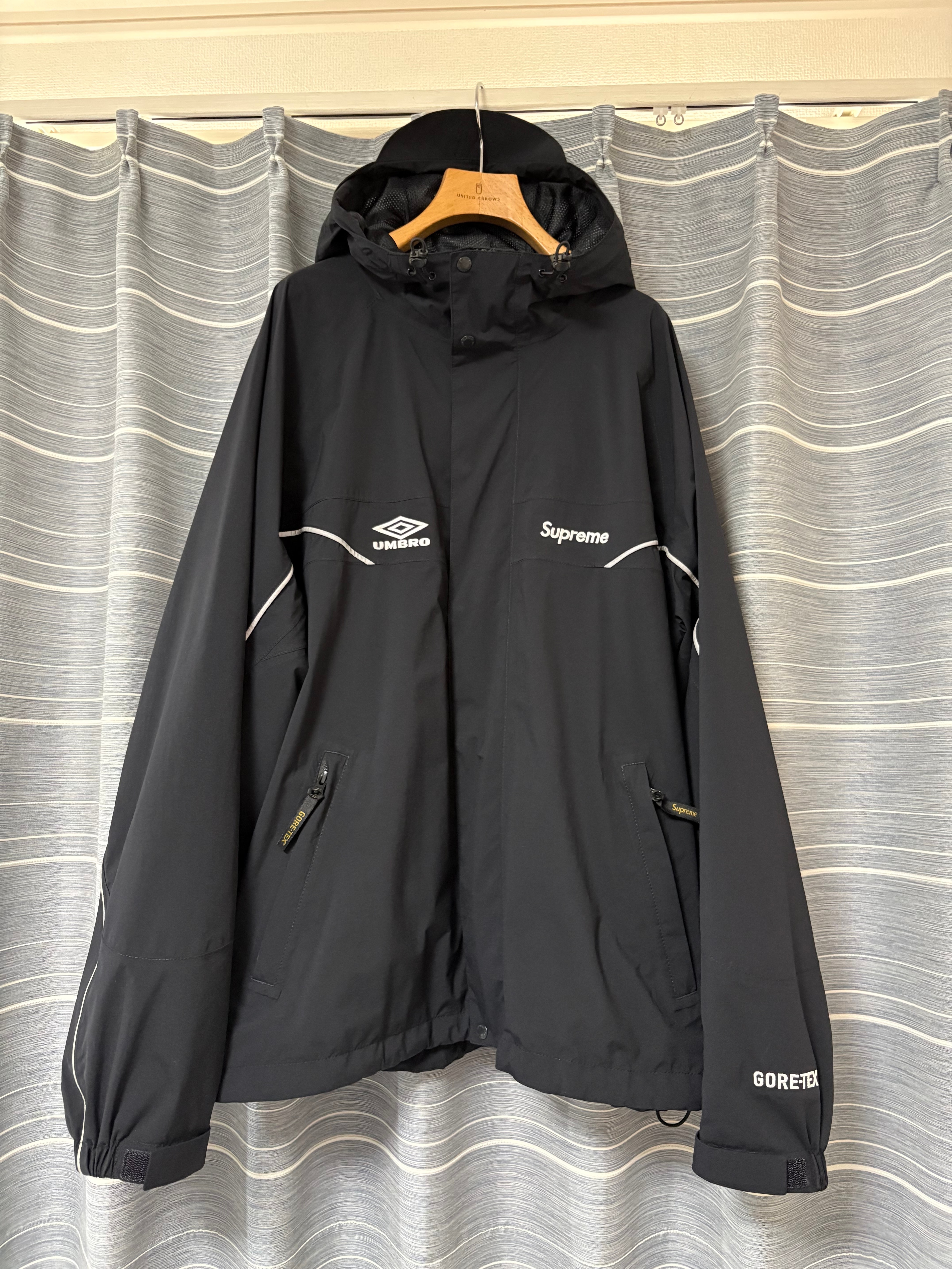 Supreme x Umbro GORE-TEX Hooded Jacket "Black"