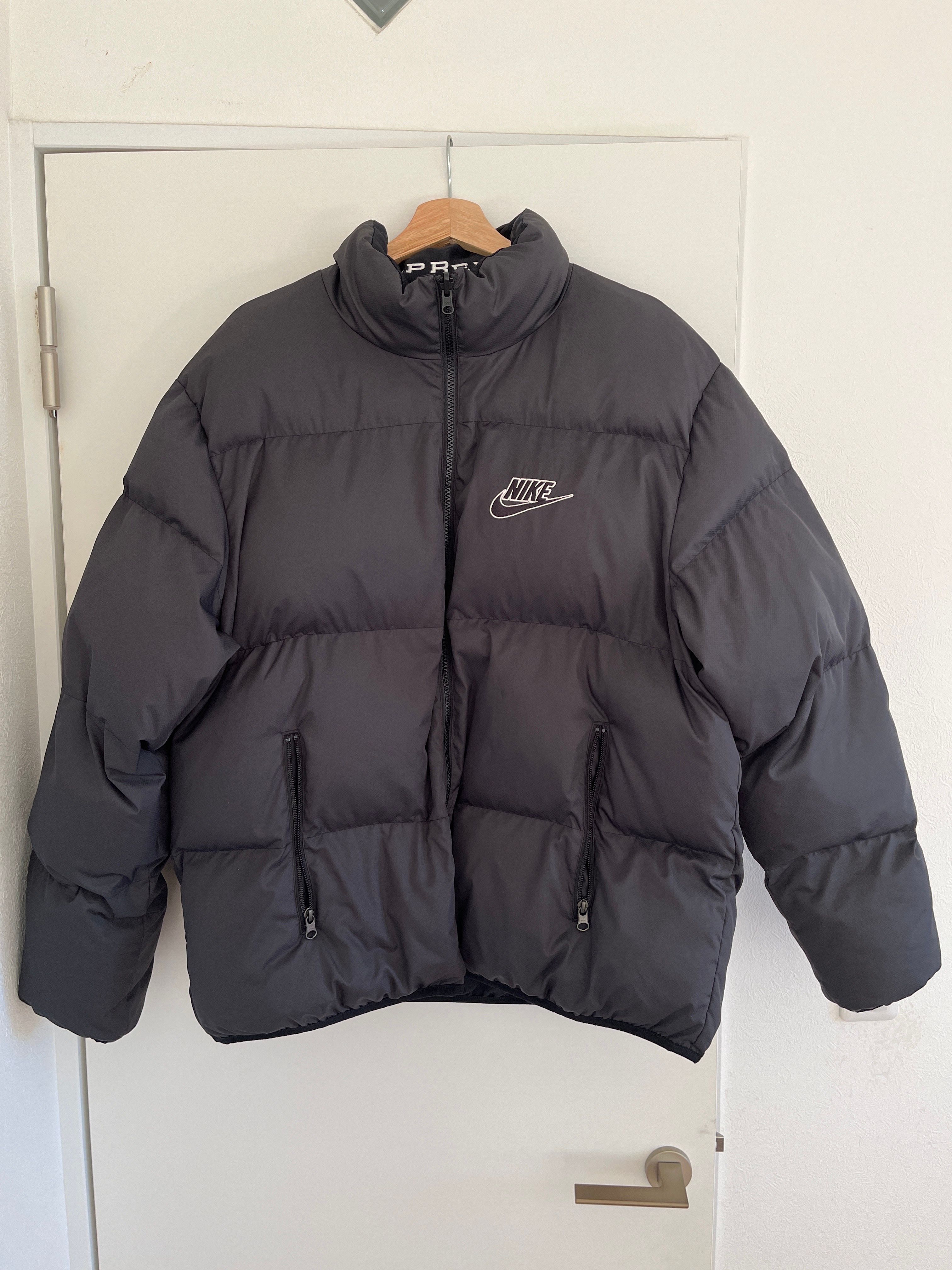 Supreme / Nike® Reversible Puffy Jacket "Black"