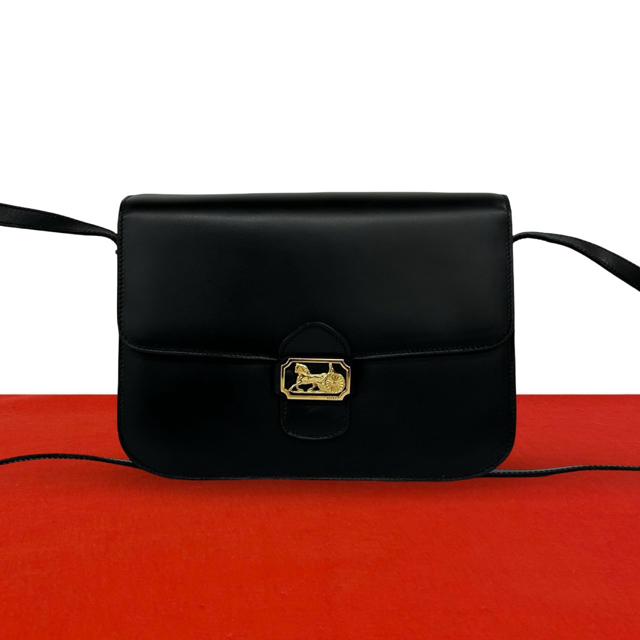CELINE セリーヌ ロゴ 馬車金具 カーフ ショルダーバッグ ブラック
68830