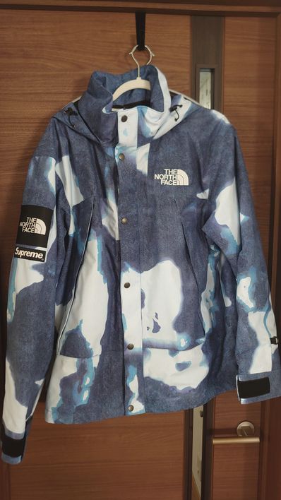 Supreme x The North Face Bleached Denim Print Mountain Jacket "Indigo"