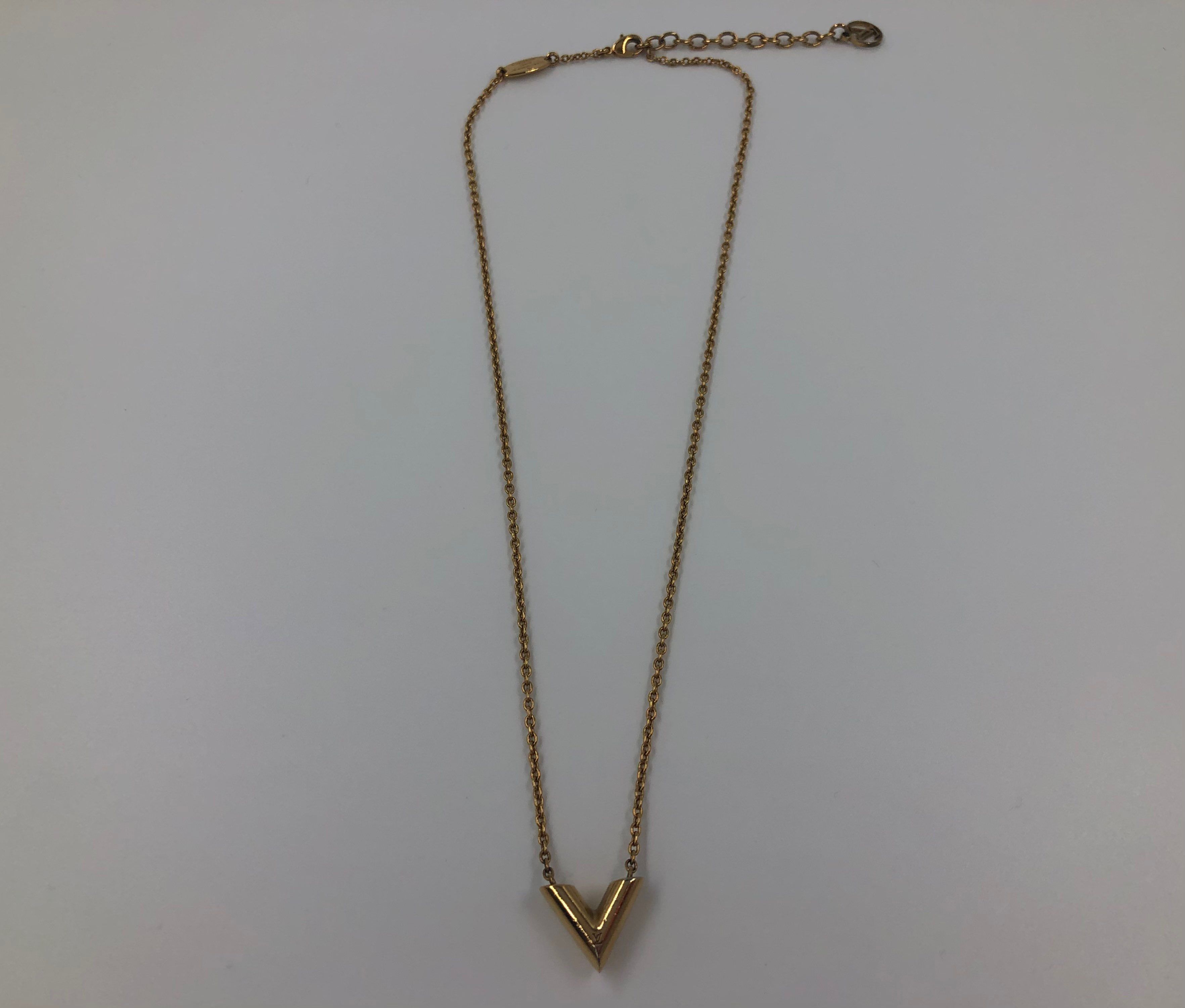 Louis Vuitton Essential V Necklace "Gold"