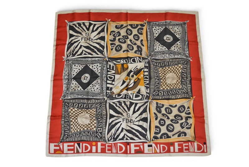 フェンディ スカーフ FENDI シルクツイル ヴィンテージ FF/ハンカチモチーフ レッド/ベージュ【中古】