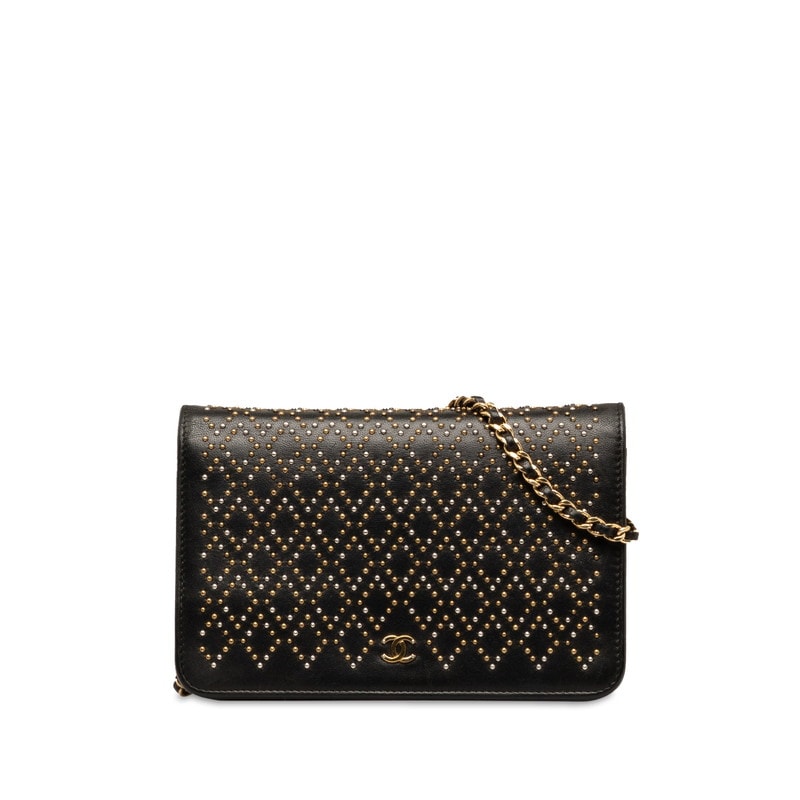 シャネル マトラッセ ココマーク スタッズ 長財布 チェーンウォレット ブラック ラムスキン レディース CHANEL 【中古】