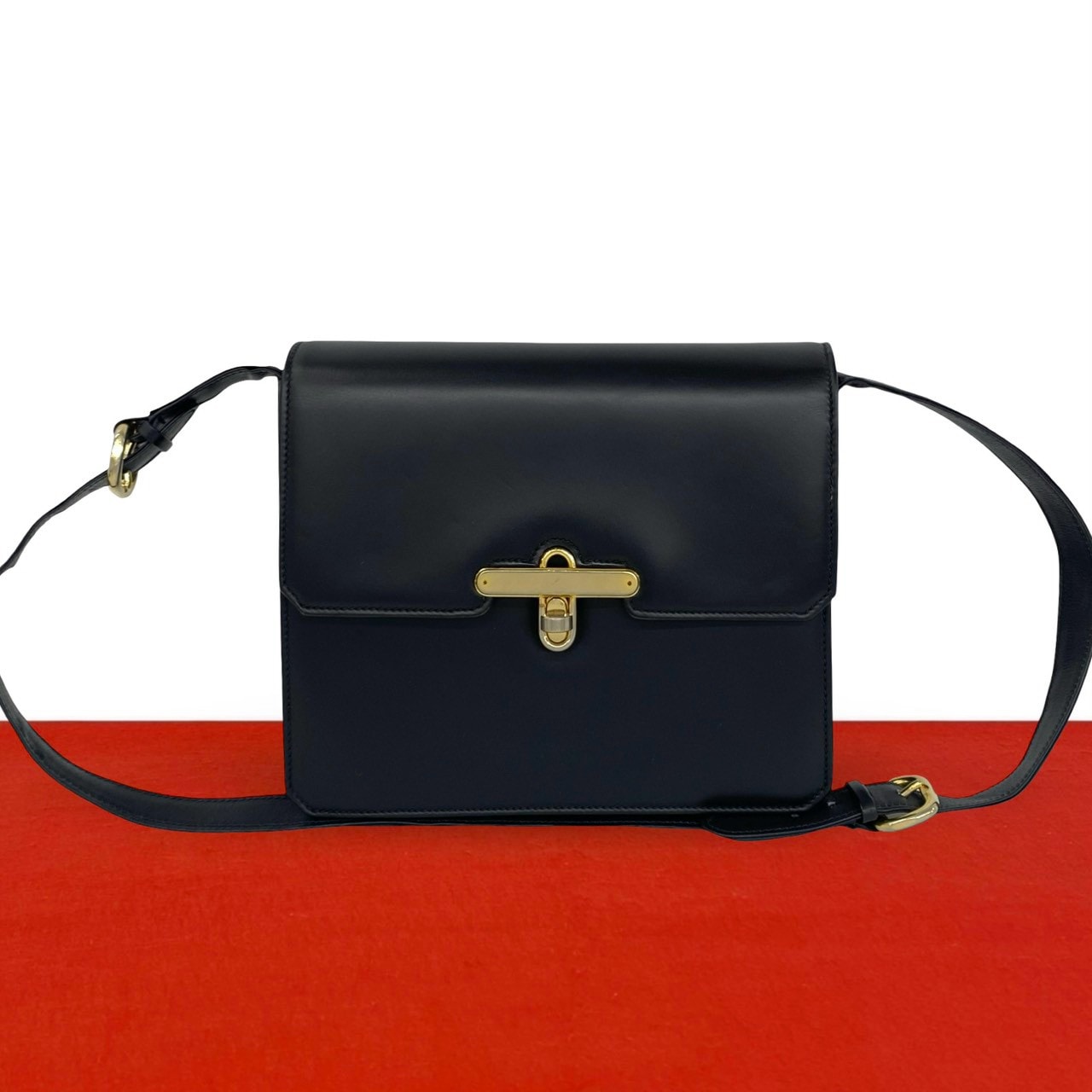GUCCI グッチ カーフ ショルダーバッグ ブラック
40218