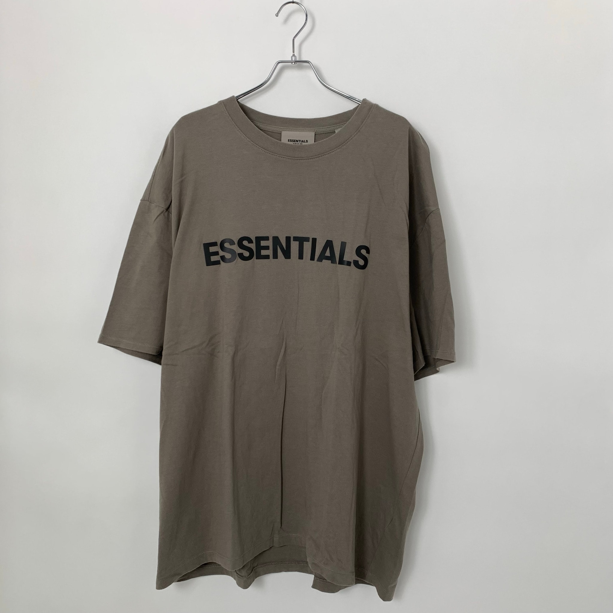 FEAR OF GOD ESSENTIALS 3D Silicon Applique Boxy T-shirt "Cement"