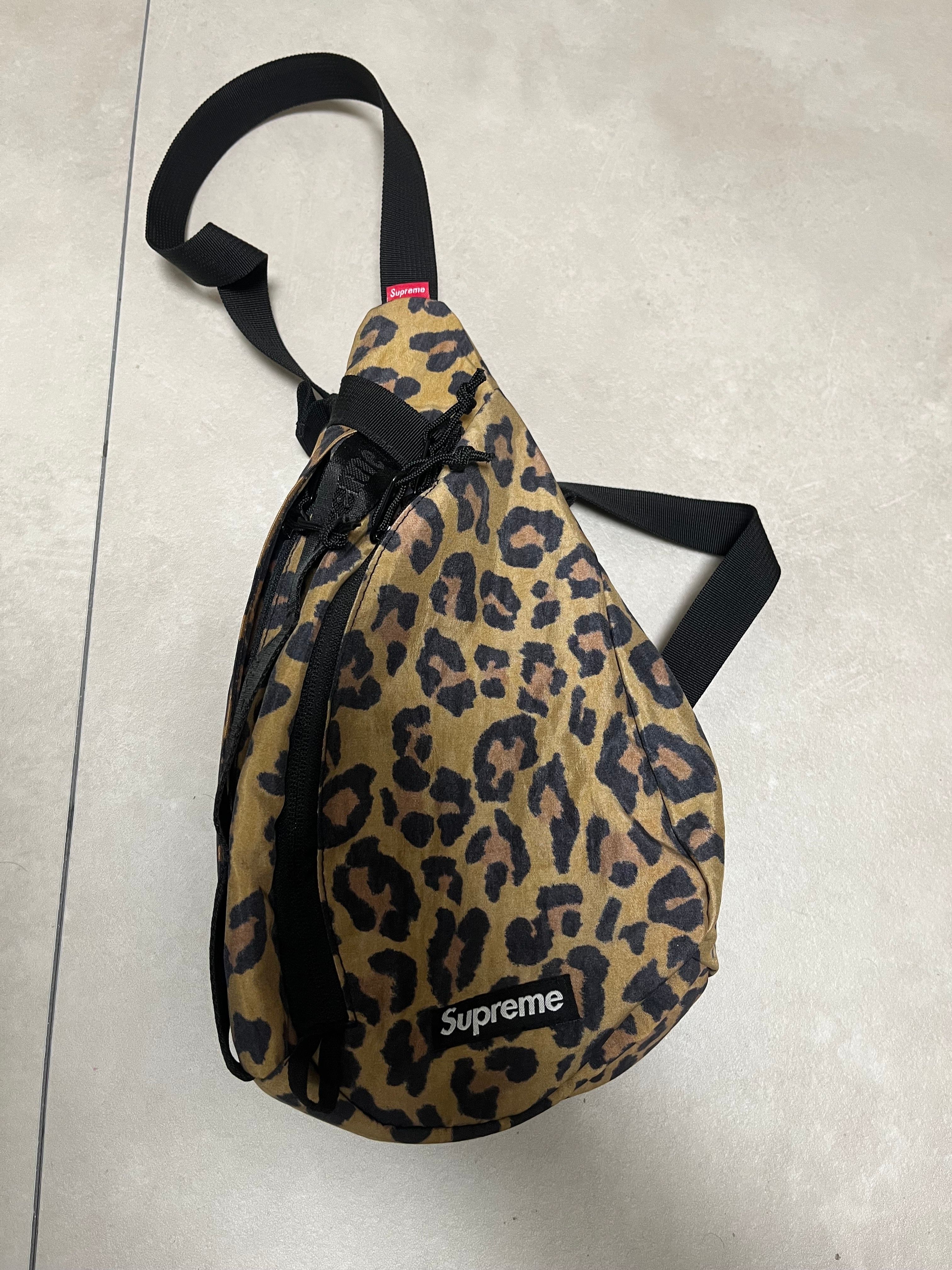 Supreme 20FW Sling Bag 4L 