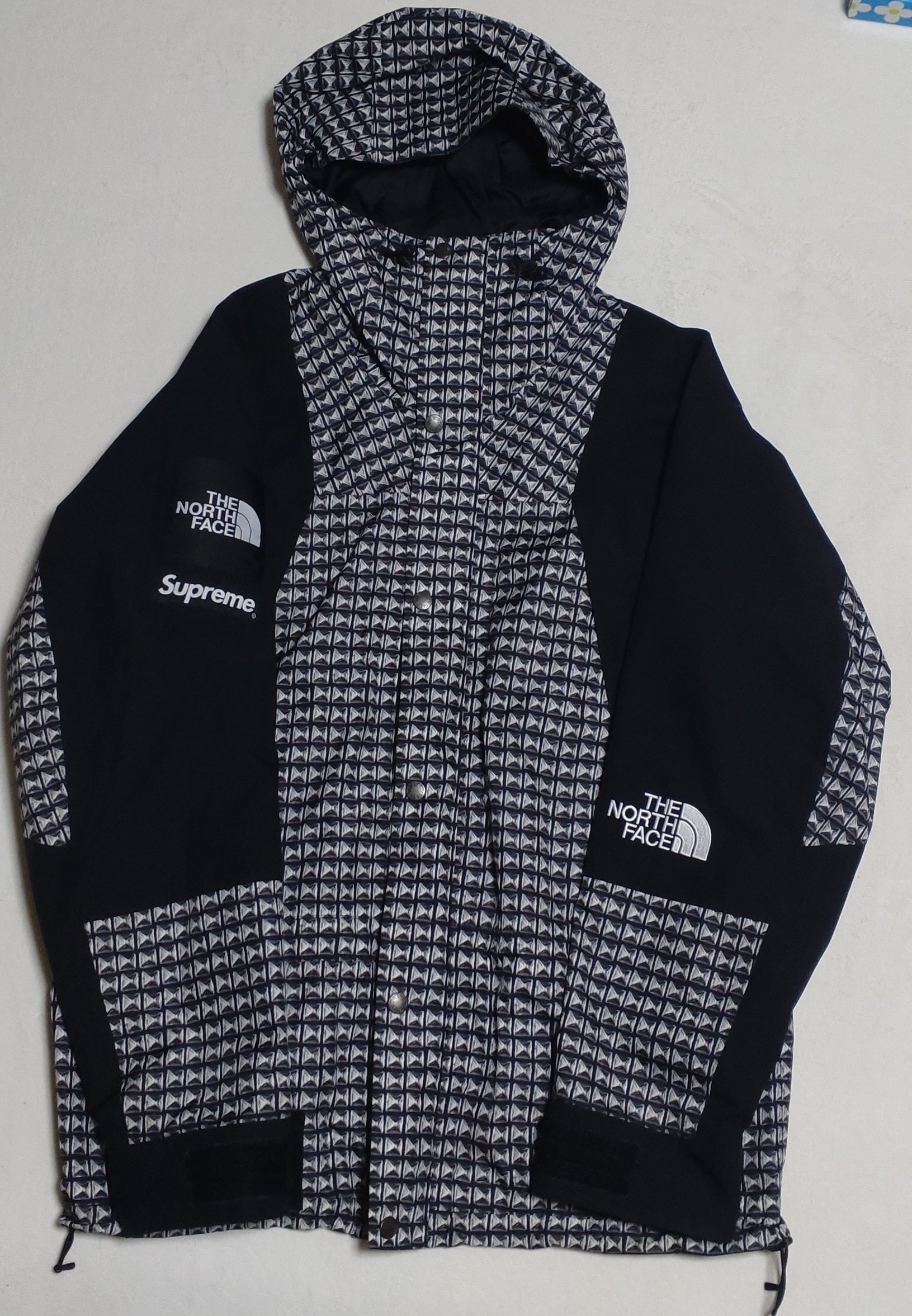 Supreme x The North Face Studded Mountain Light Jacket "Black"