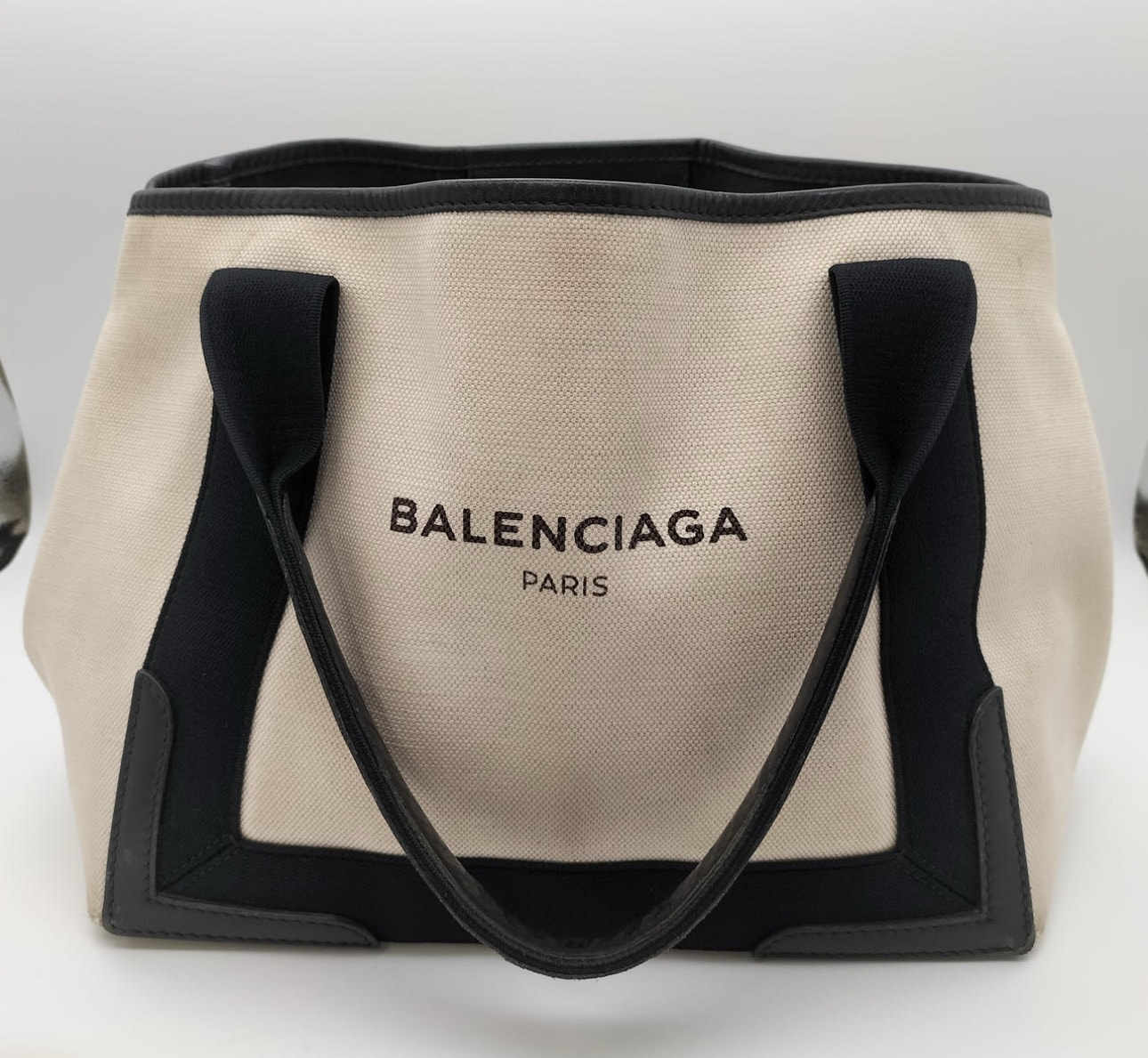 BALENCIAGA