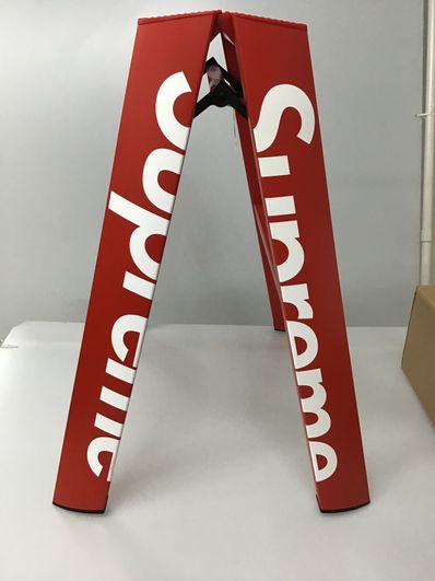 Supreme Lucano® Step Ladder "Red"