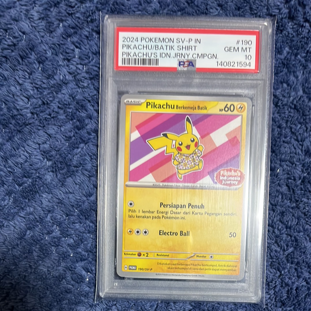 2024 POKEMON SV-P IN PIKACHU/BATIK SHIRT バティックシャツを着た