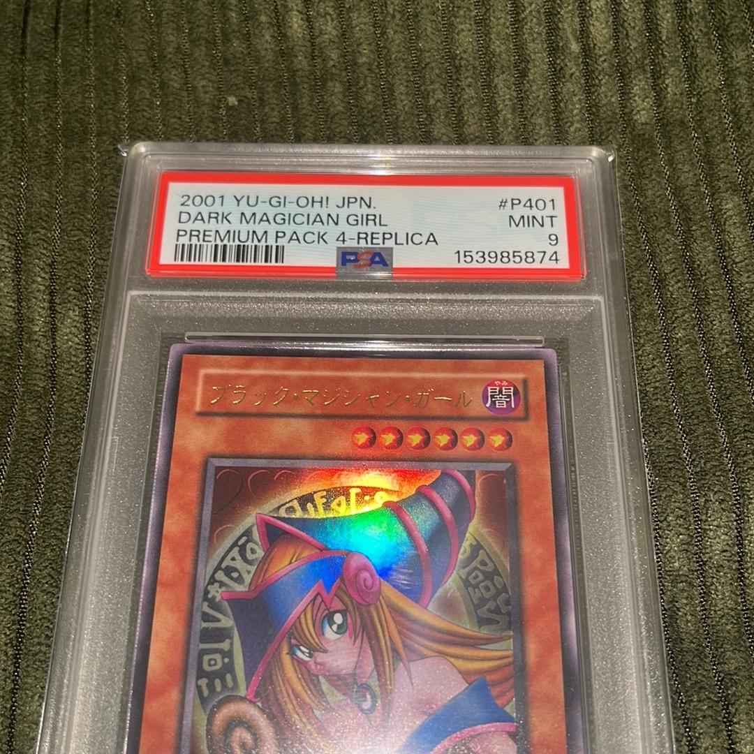 PSA9】ブラック・マジシャン・ガール (レプリカ) UR [P4-01