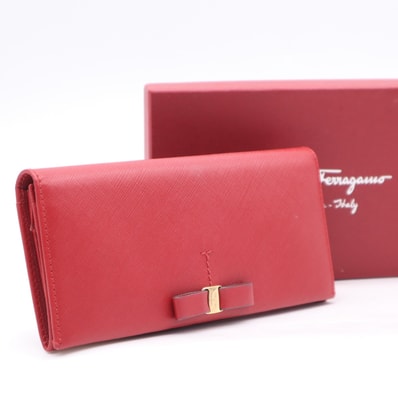 美品 Salvatore Ferragamo サルヴァトーレ フェラガモ レザー ヴァラリボン 二つ折り長財布 22-B480 長財布 レッド レザー レディース