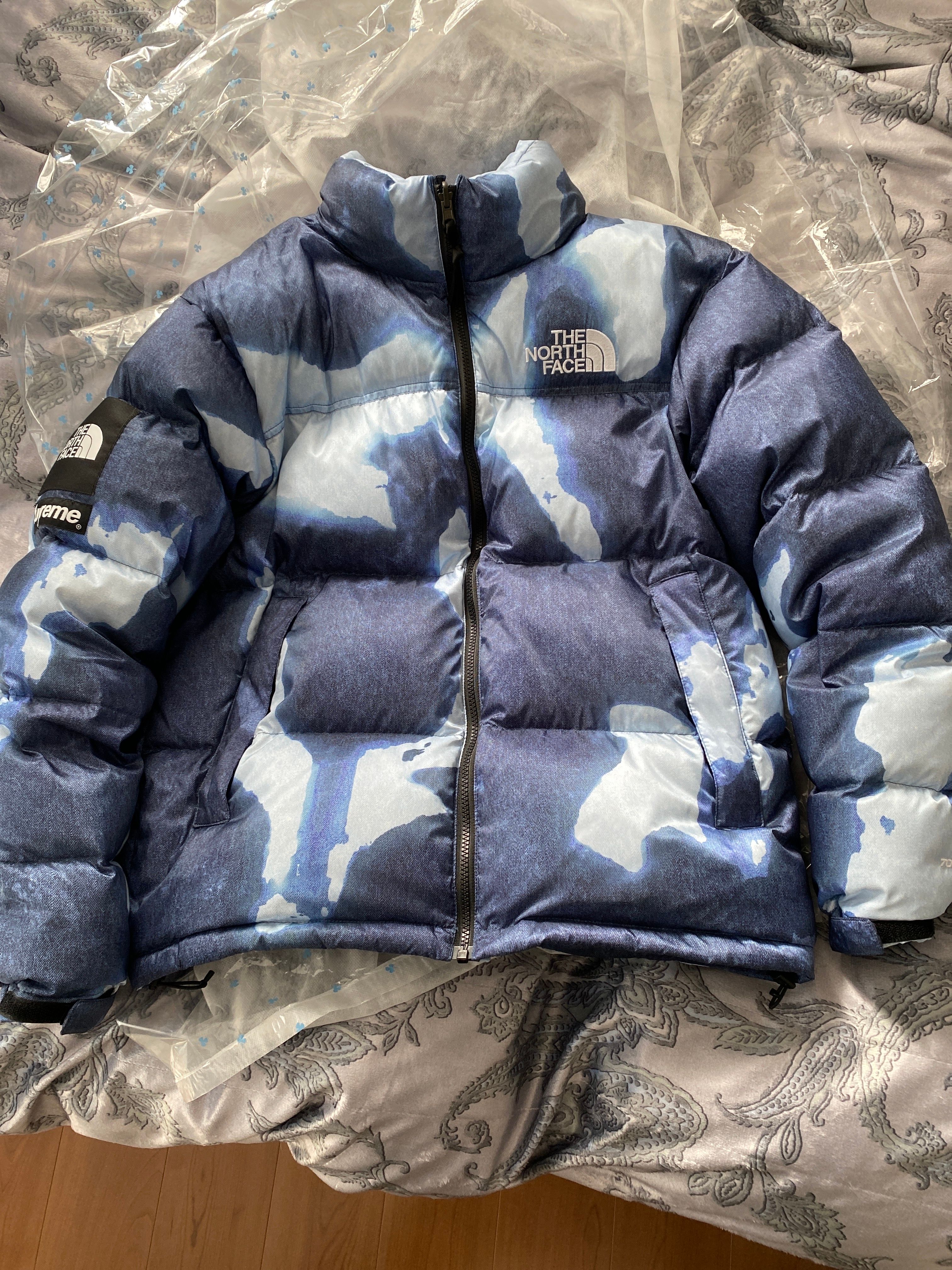 Supreme x The North Face Bleached Denim Print Nuptse Jacket "Indigo"