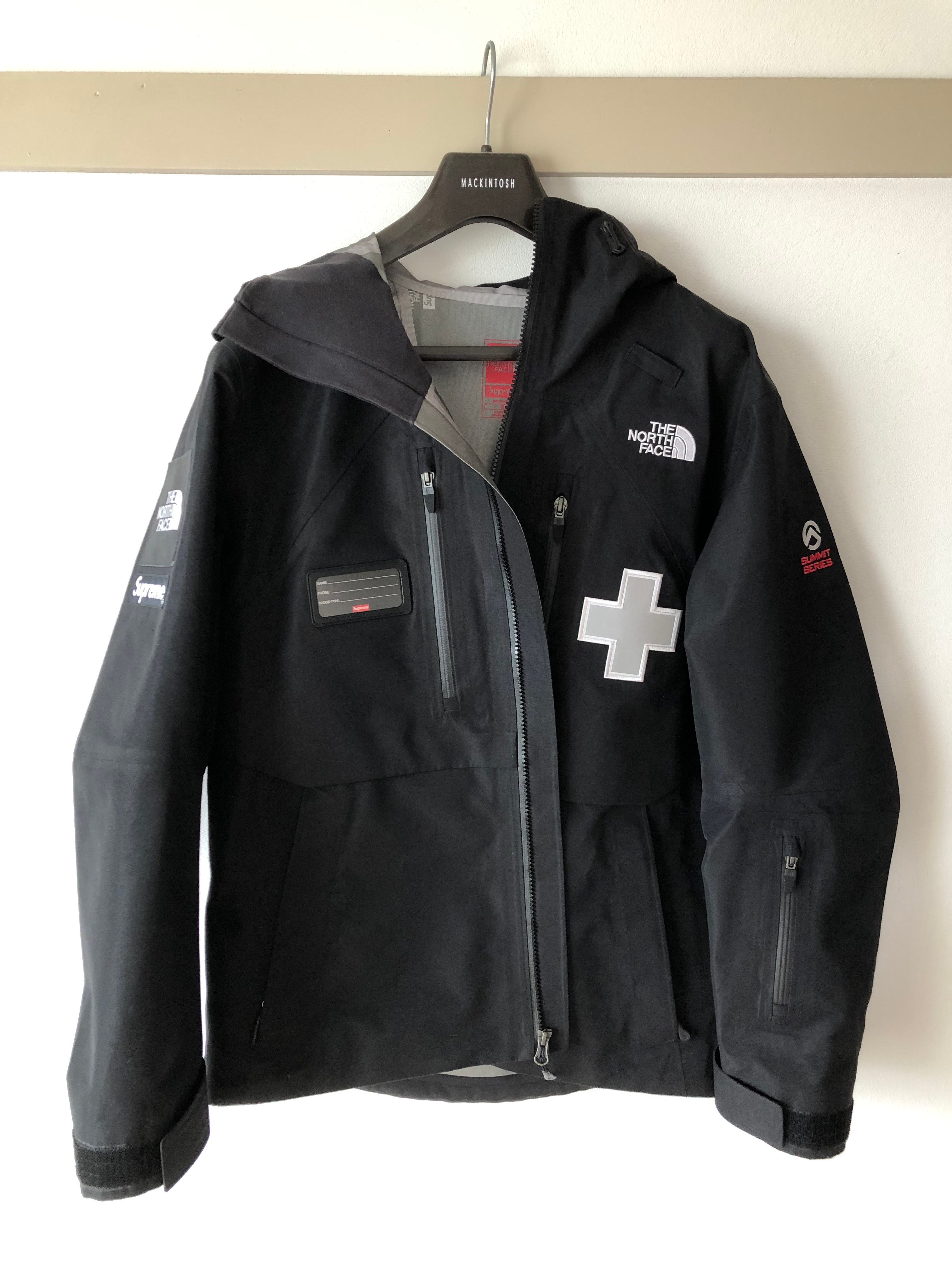 Supreme x The North Face Summit Series Rescue Mountain Pro Jacket "Black"