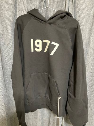 FEAR OF GOD ESSENTIALS 1977 HOODIE "Iron"