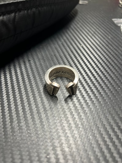 Chrome Hearts CH Scroll Label Ring / Large "Silver"