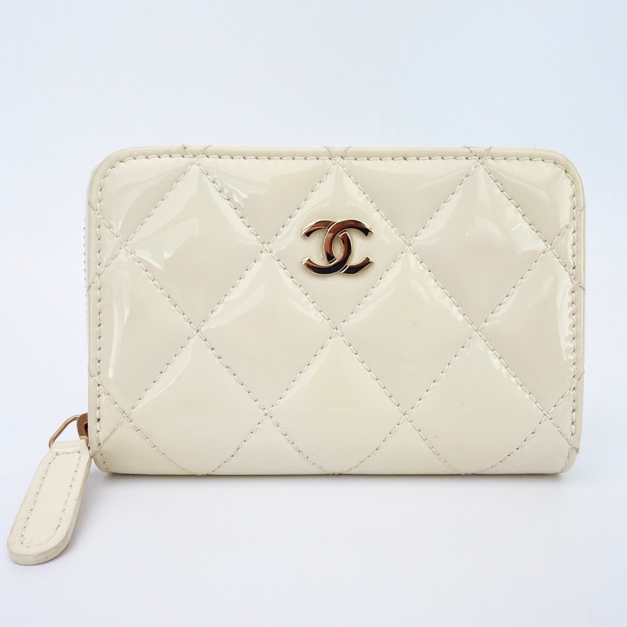 【未使用に近い】CHANEL シャネル ココマーク マトラッセ コインケース コインパース 小銭入れ アイボリー パテントレザー エナメル