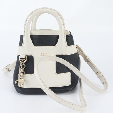 ■美品 バリー ショルダーバッグ レザー