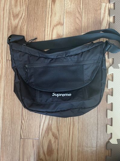 Supreme 2022ss Small Messenger Bag "Black"