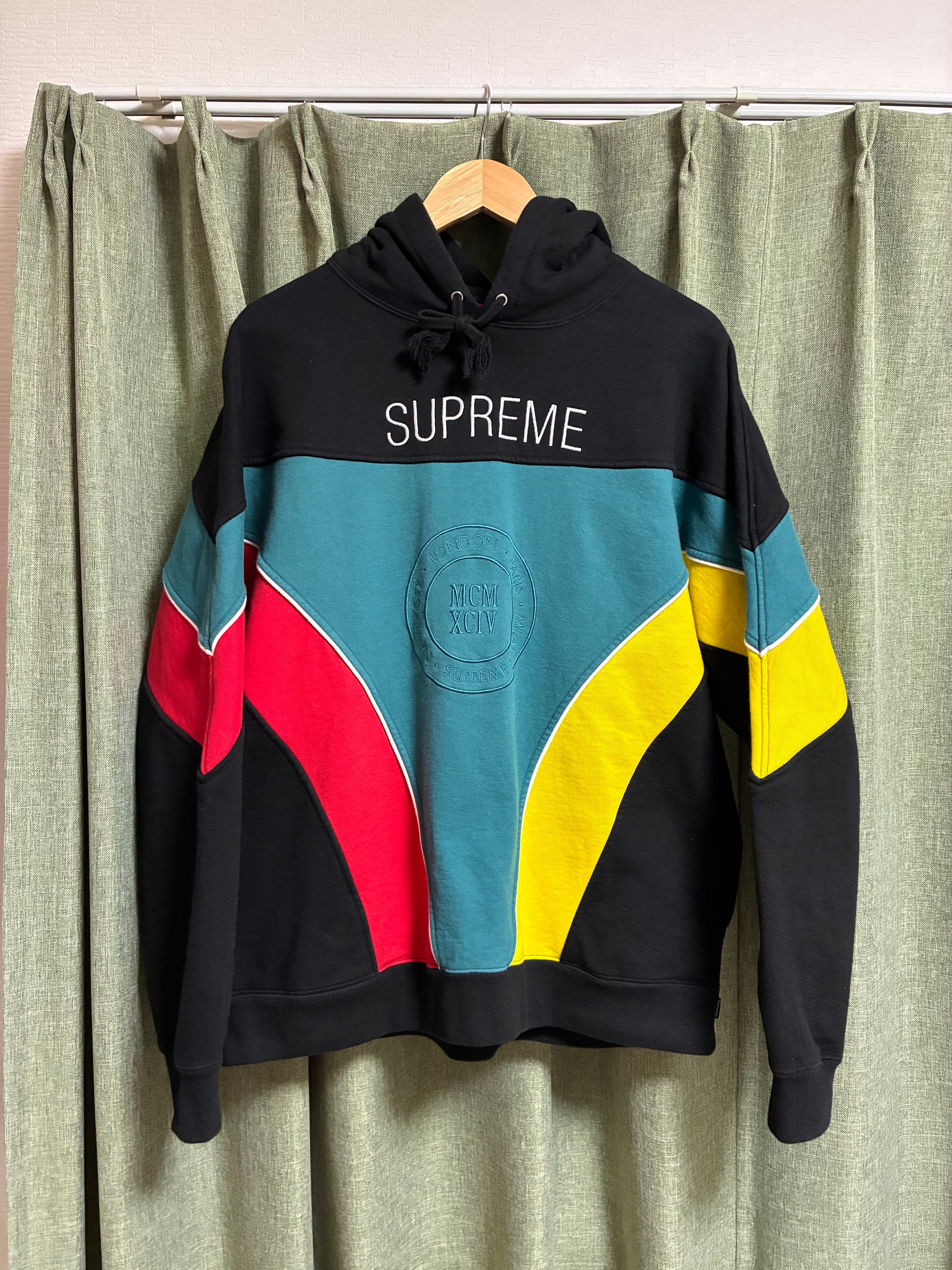 Supreme Milan Hooded Sweatshirt "Black"