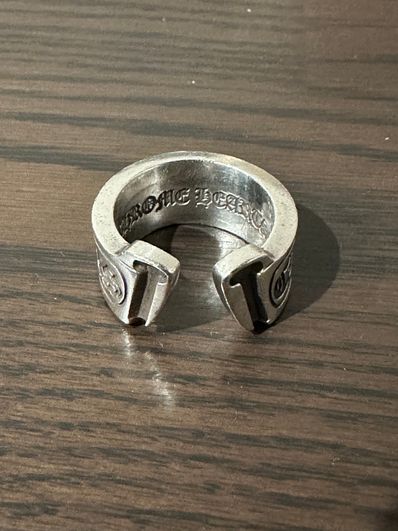 Chrome Hearts CH Scroll Label Ring / Large "Silver"
