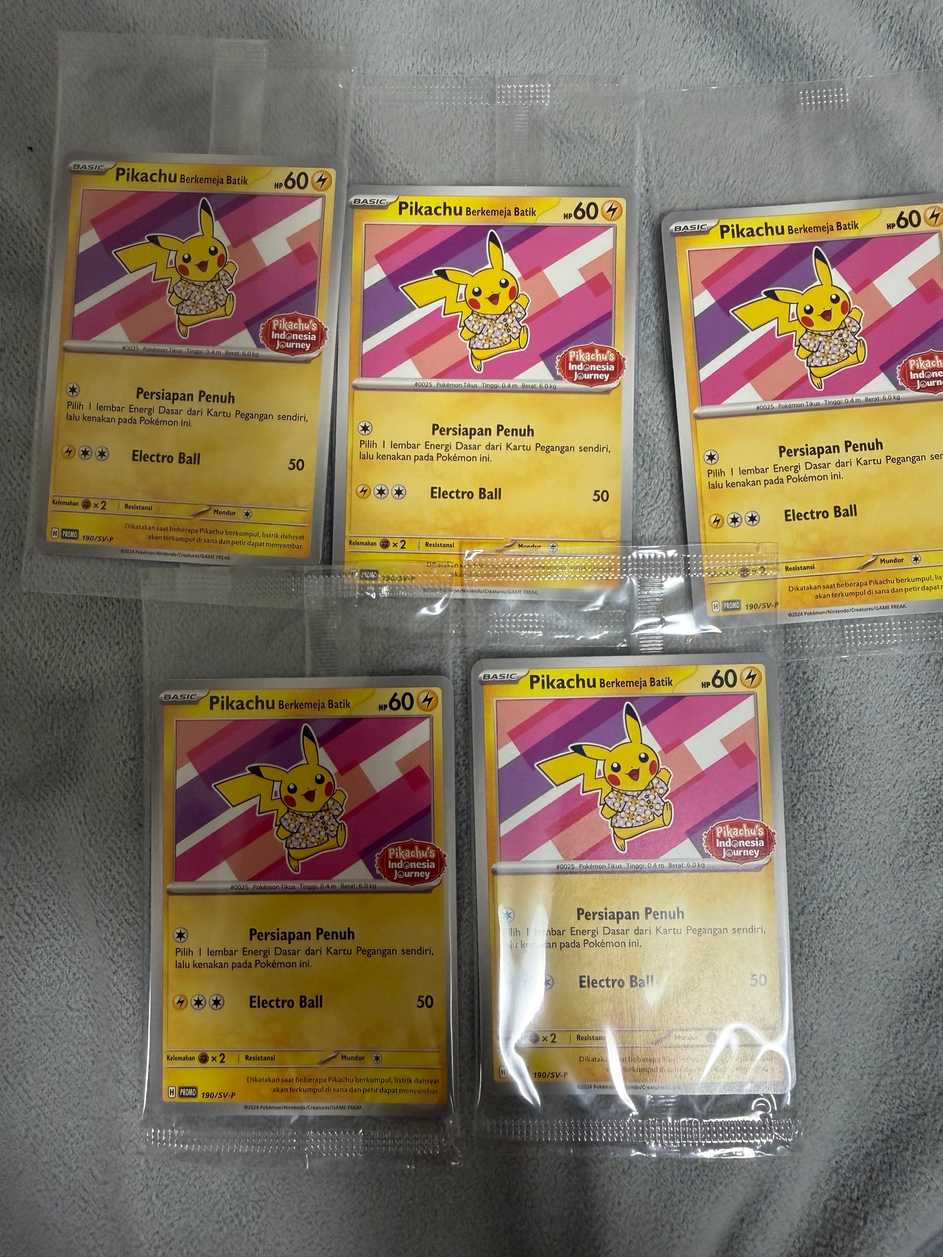 バティックシャツを着たピカチュウ (フラワーピカチュウ柄) P [SV-P 190]【インドネシア語版】(ピカチュウのインドネシアジャーニー)