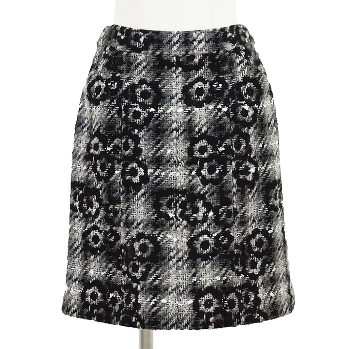 SALE【極美品】CHANEL シャネル ヴィンテージ ツイード スカート サイズ 38 レディース 05A P26845 ロゴチャーム ボトムス ブラック 黒 フランス製 カール・ラガーフェルド期