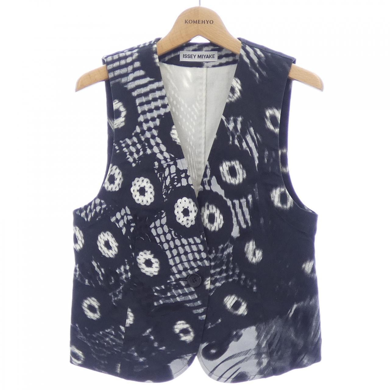 イッセイミヤケ ISSEY MIYAKE IM11FE004 ベスト