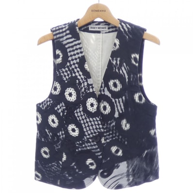 イッセイミヤケ ISSEY MIYAKE IM11FE004 ベスト