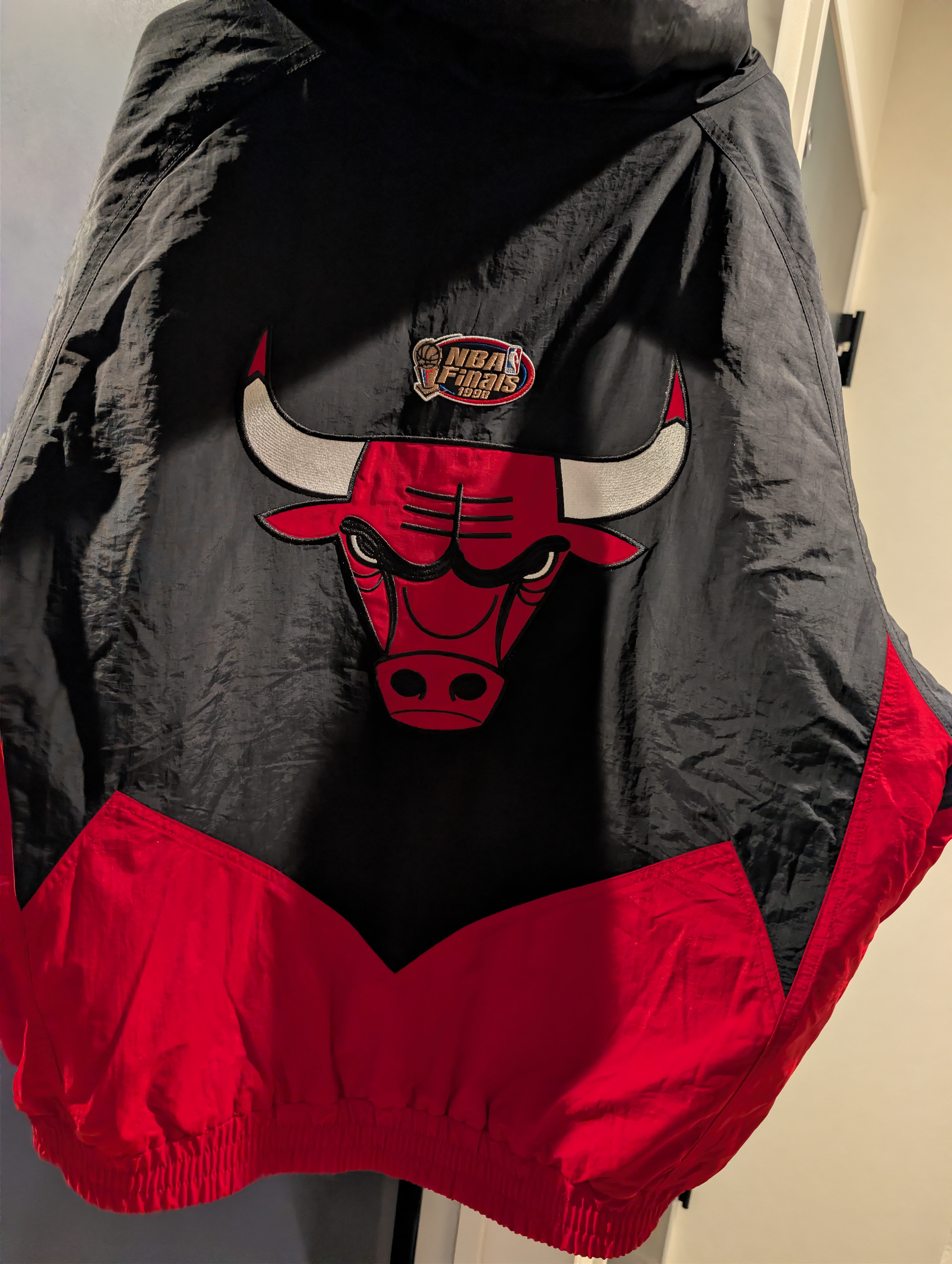 NBA/バスケ/BULLS/ブルズ/ナイロンジャケット/パーカー/Mitchell&Ness/ミッチェル&ネス/JORDAN/ジョーダン/RODMAN/ロッドマン/ストリート/STREET/HIPHOP/ヒップホップ/Chicago/シカゴ/パーカー