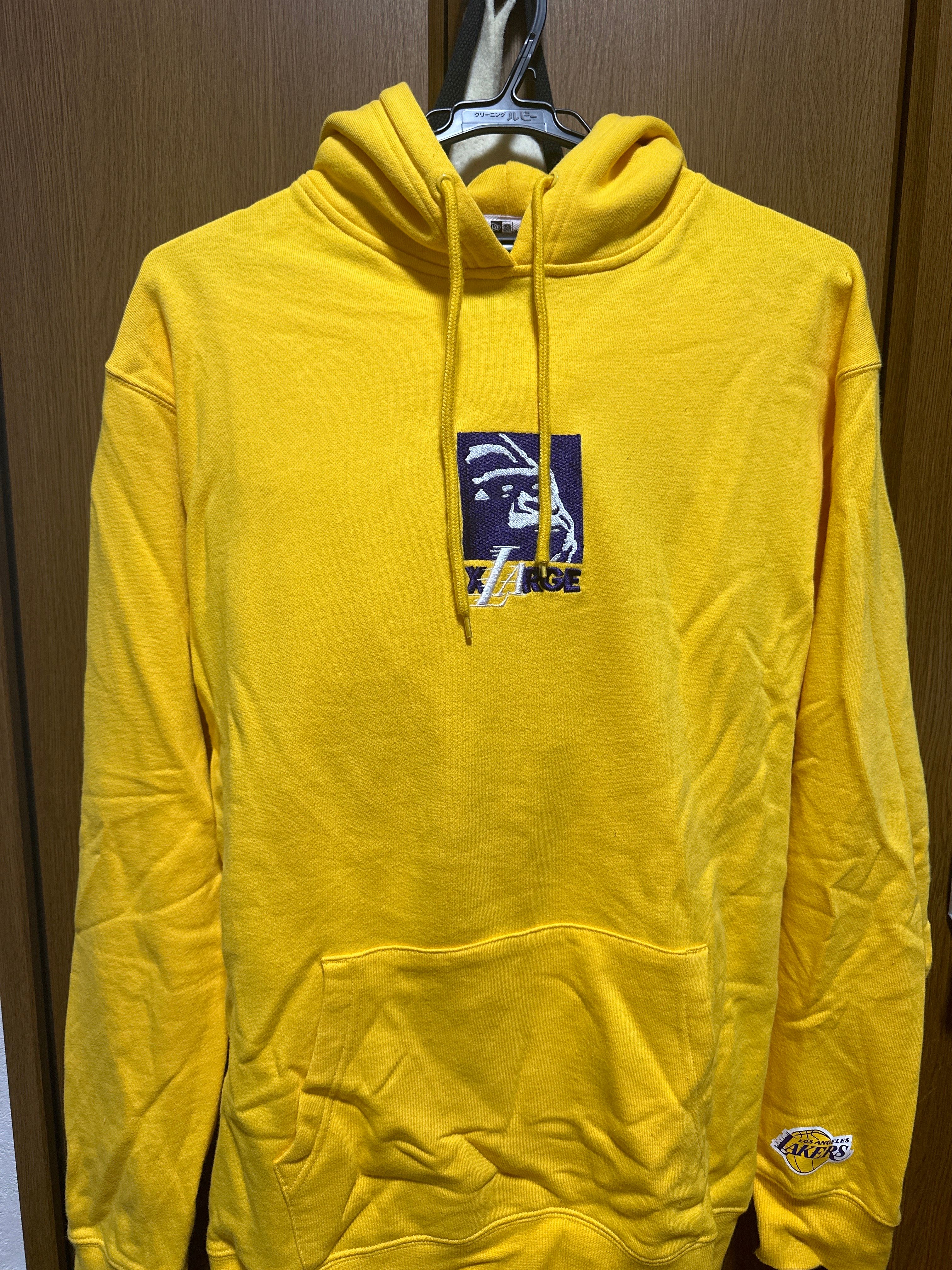 XLARGE x New Era x NBA LAKERS MIX LOGO PULLOVER HOODED SWEAT "Yellow"