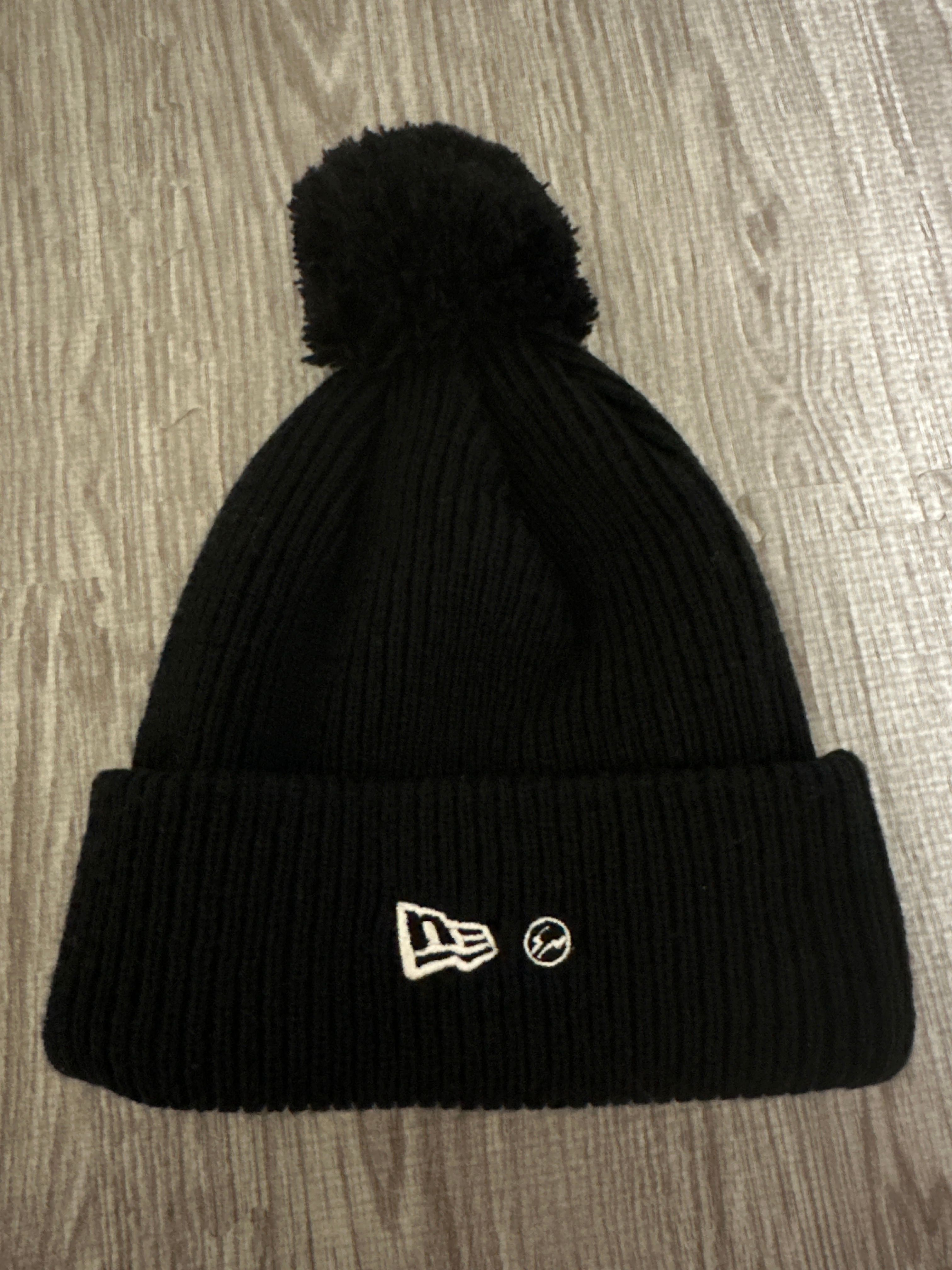 NEW ERA FRAGMENT DESIGN POMPON KNIT RIP "Black"