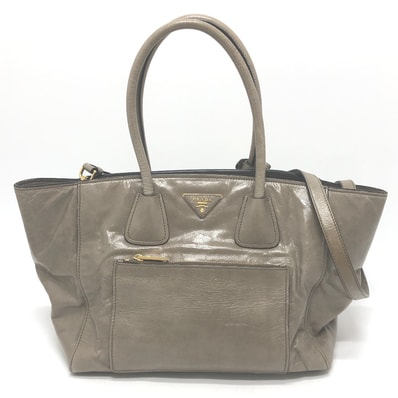 プラダ PRADA ロゴ BN2626 カバン 2WAY ハンドバッグ ショルダーバッグ 斜め掛け 三角プレート トートバッグ レザー ブラウン