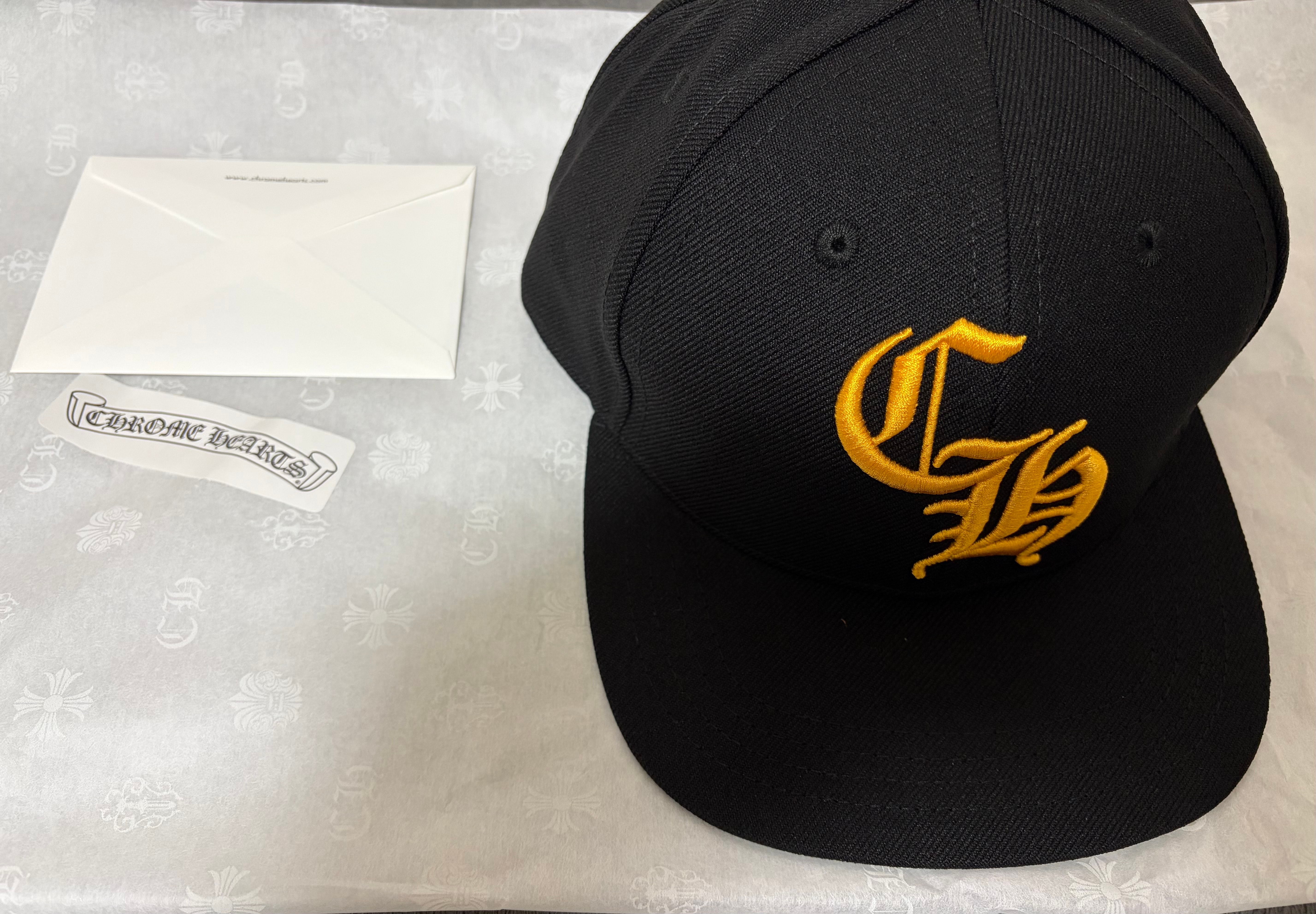 クロムハーツ 6 パネル CH ベースボールキャップ “ブラック/グリーン”