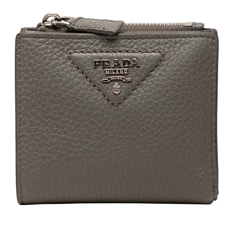 【美品】PRADAレザー コンパクトウォレットグレー 三角ロゴ箱付き 中古美品 C (やや傷や汚れあり)】プラダ トライアングルロゴ 二つ折り財布