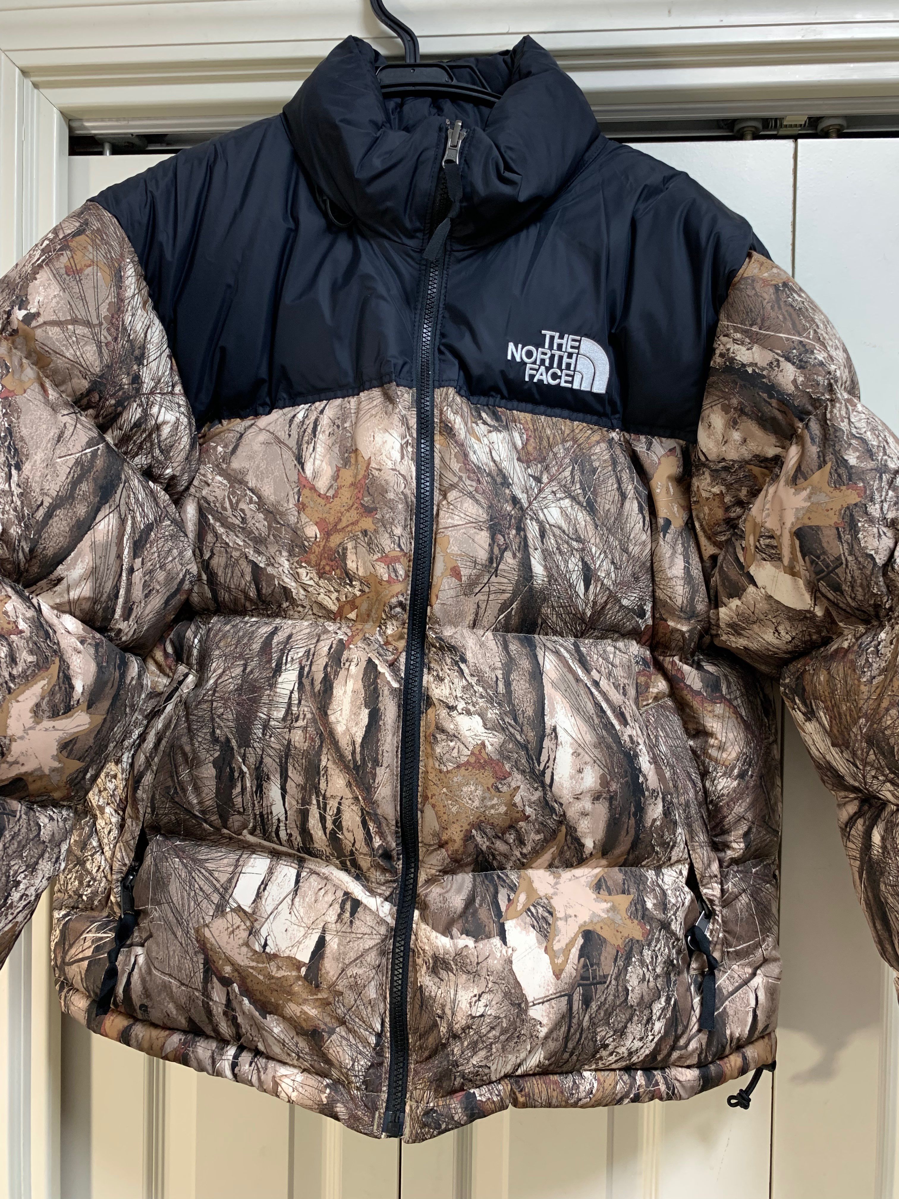 The North Face 1996 RETRO NUPTSE PACKABLE JACKET 海外版 "Leaves"