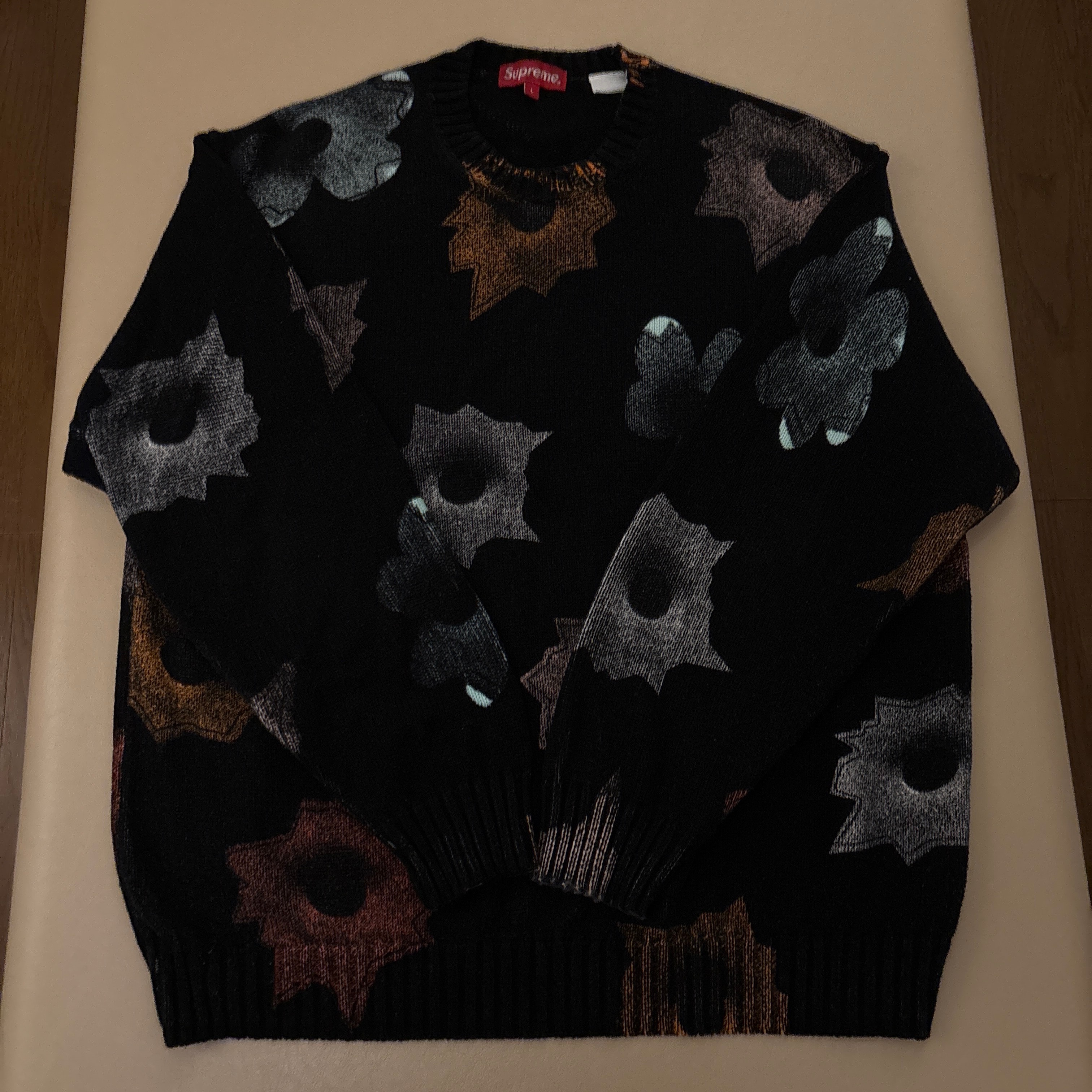 supreme nate lowman sweater 黒　XL Supreme X Nate Lowman Graphic Sweater - Black | Editorialist