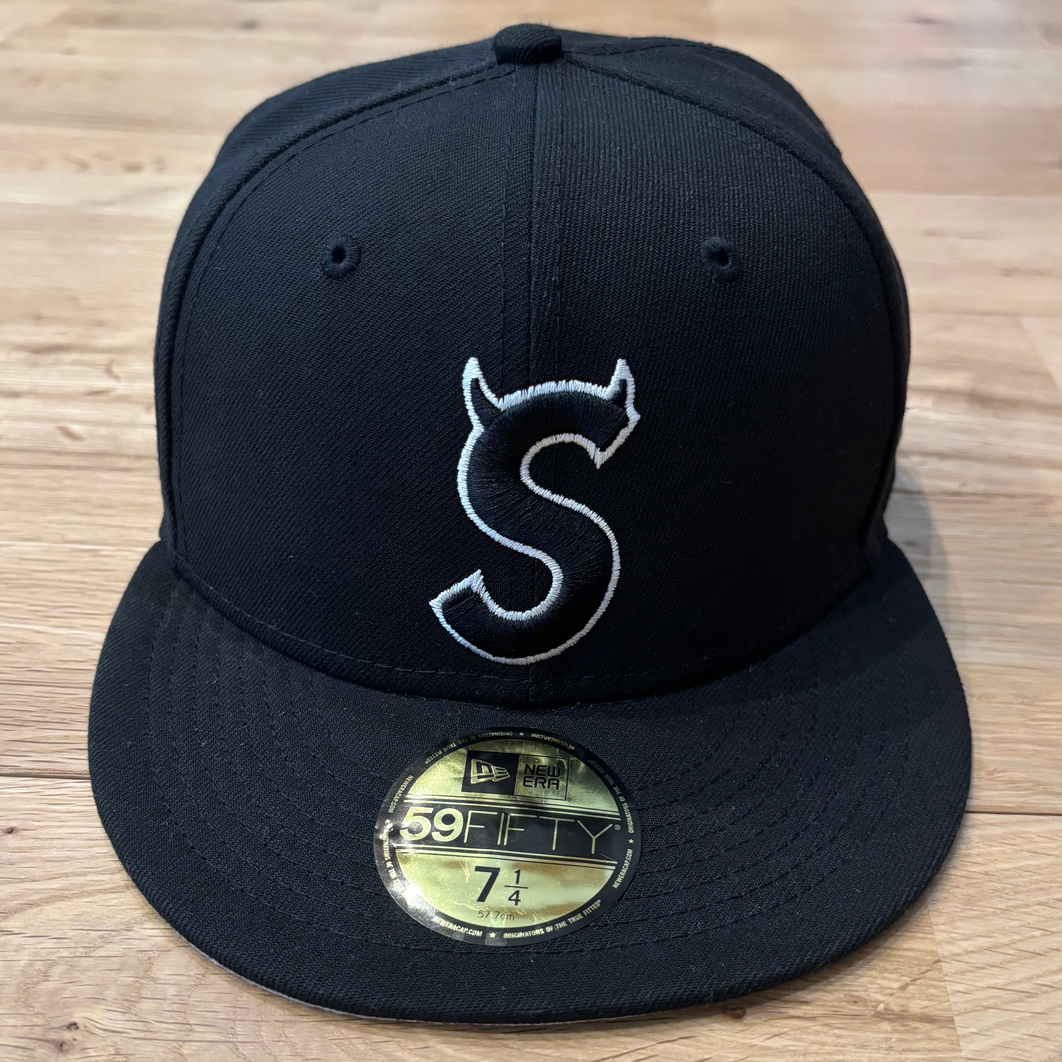 Supreme S Logo New Era "Black" (22FW)