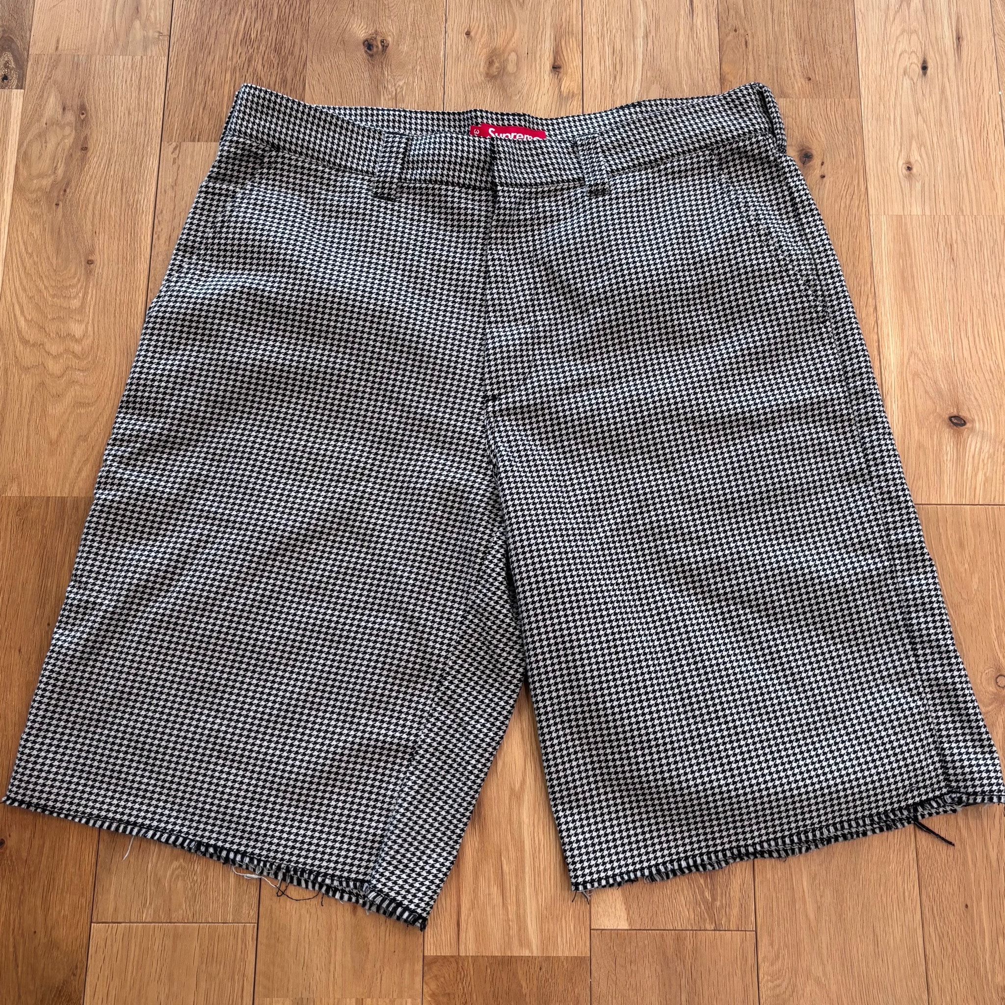 Supreme Work Short "White Houndstooth" (25SS)