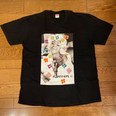 Supreme Naomi Tee "Black"