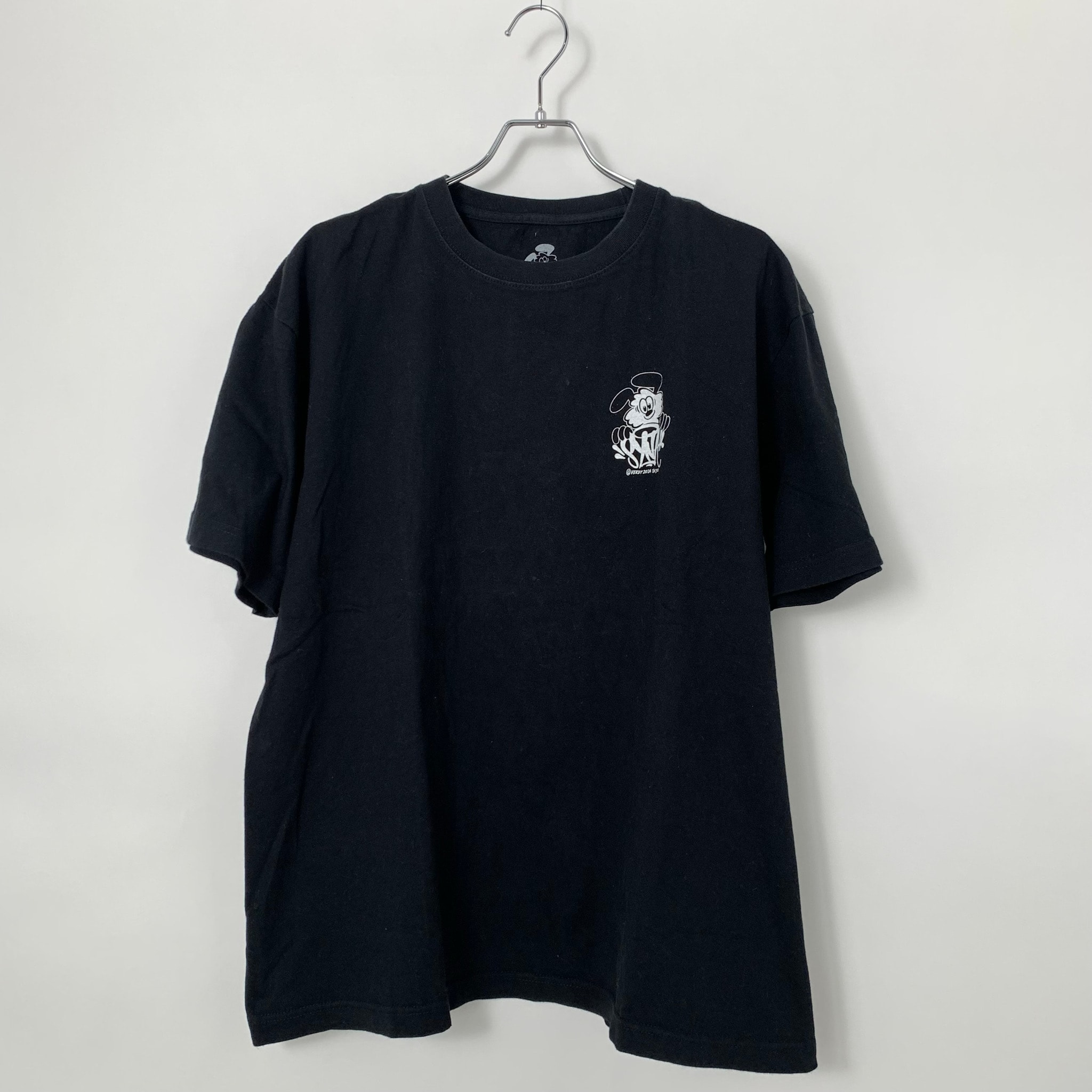 VERDY x Central Cee SYNA WORLD VICK Tee "Black"
