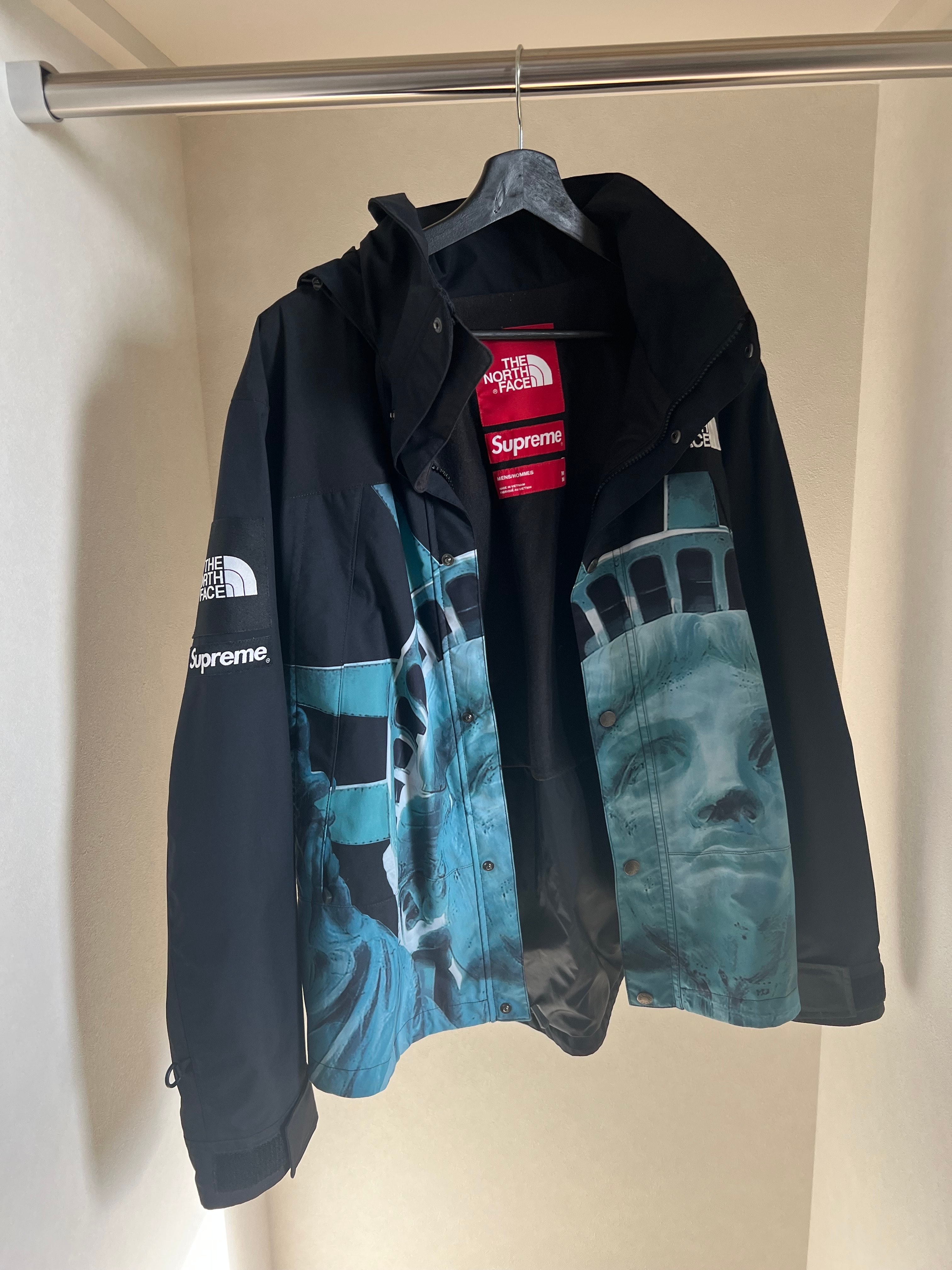 Supreme x The North Face Statue of Liberty Mountain Jacket "Black"