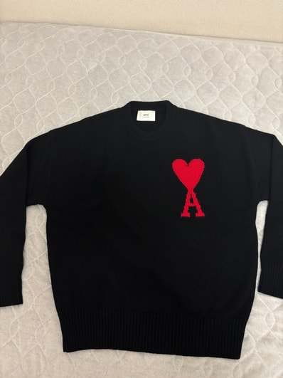 AMI PARIS De Coeur Sweater "Black/Red"