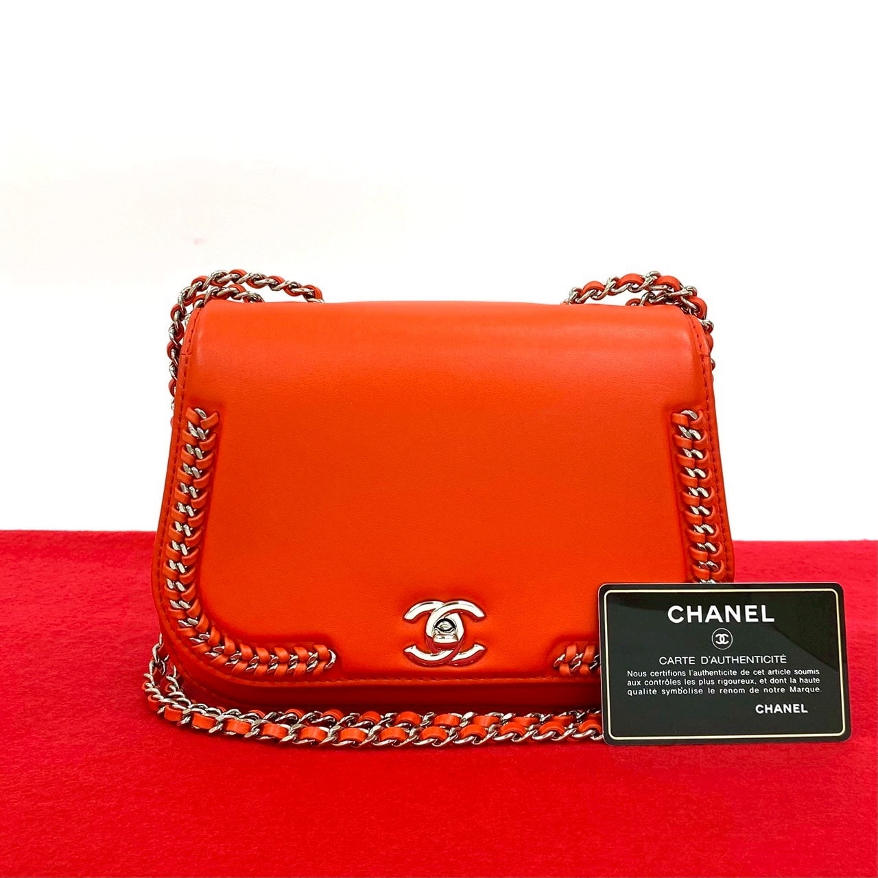 CHANEL シャネル ココマーク レザー ショルダーバッグ オレンジ
05617